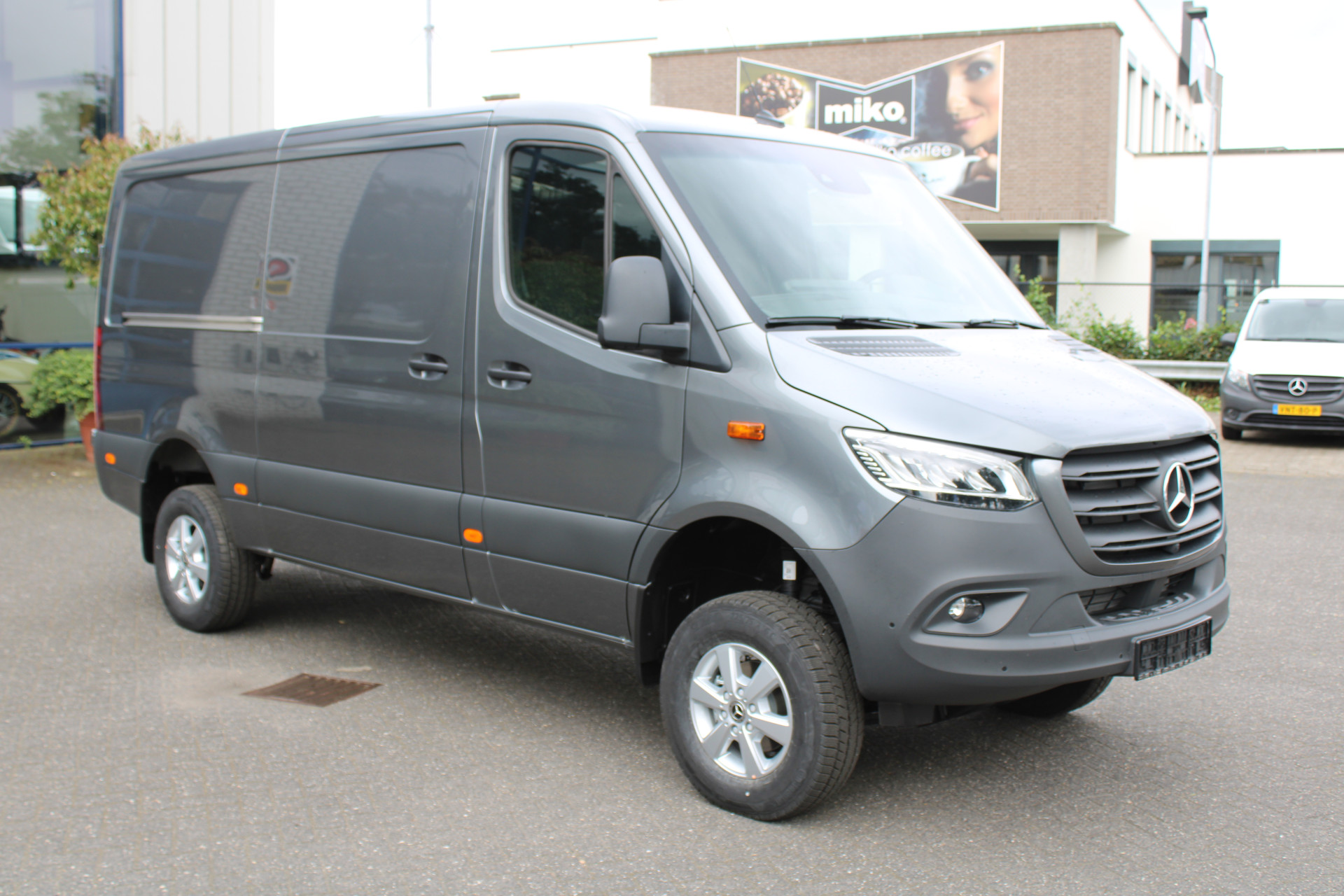 Mercedes-Benz Sprinter 10