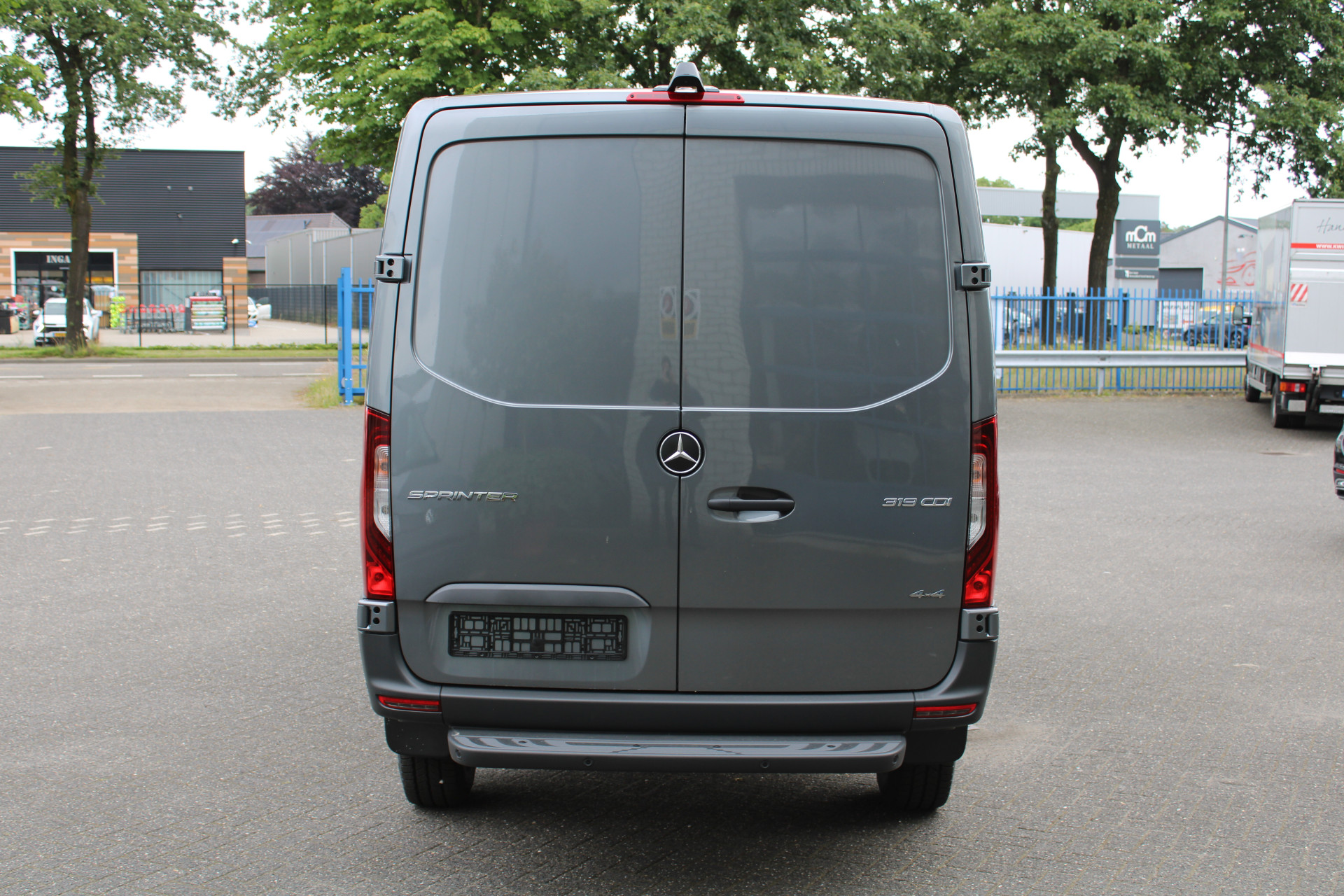 Mercedes-Benz Sprinter 12