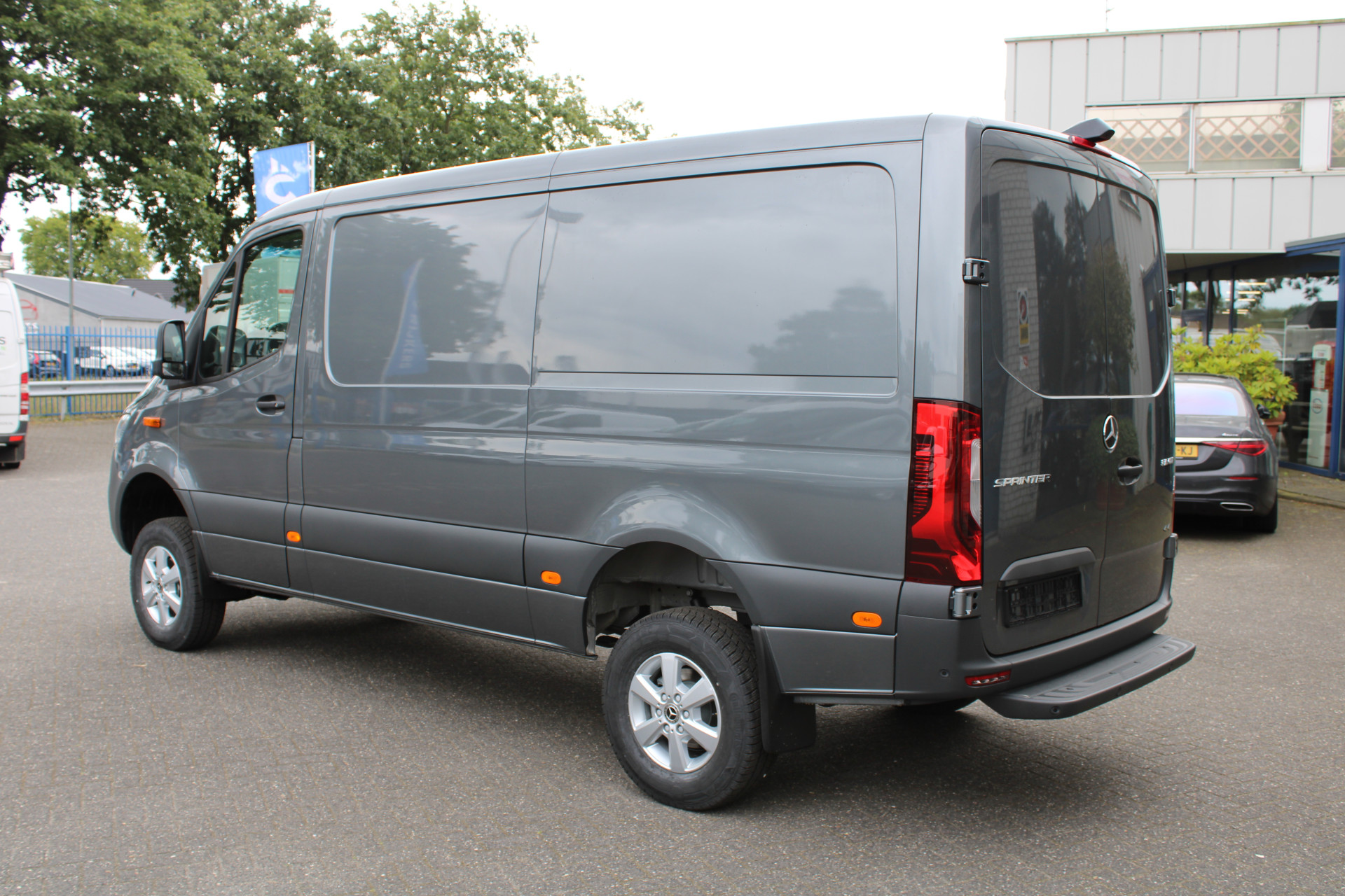 Mercedes-Benz Sprinter 14