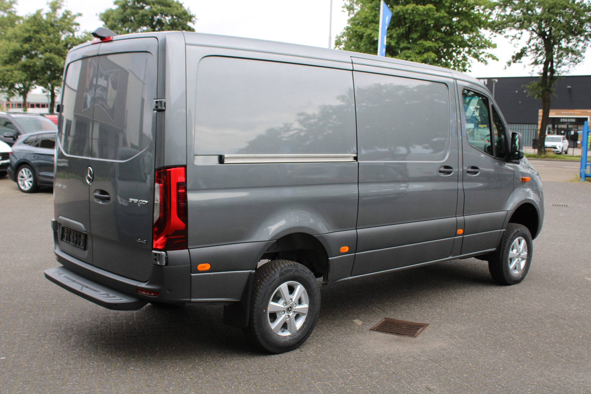 Mercedes-Benz Sprinter 2