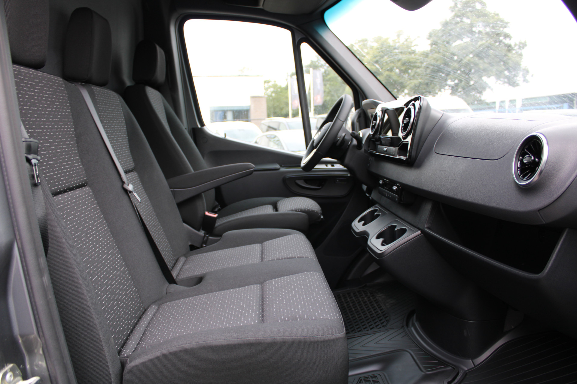 Mercedes-Benz Sprinter 9