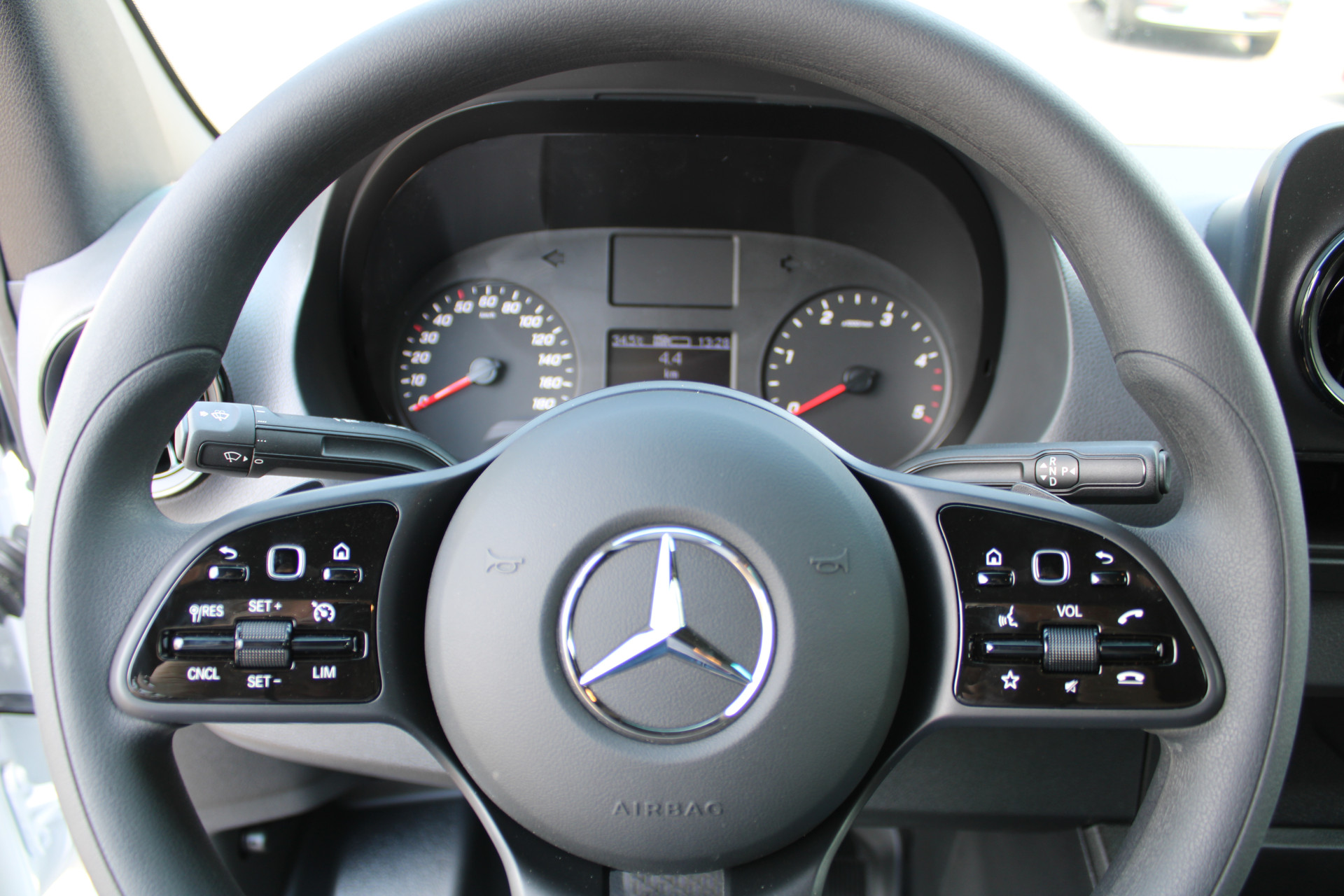 Mercedes-Benz Sprinter 8