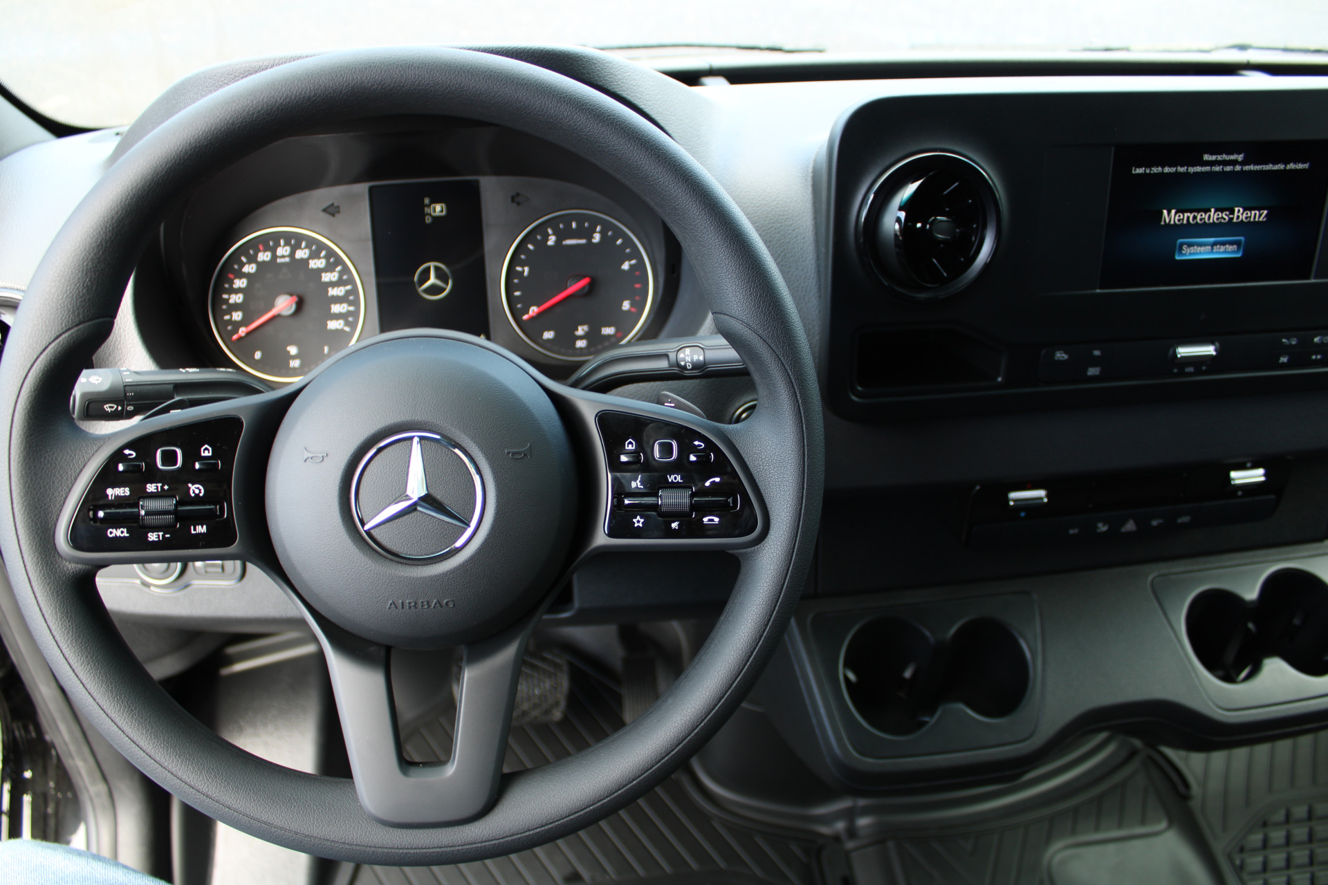 Mercedes-Benz Sprinter 13