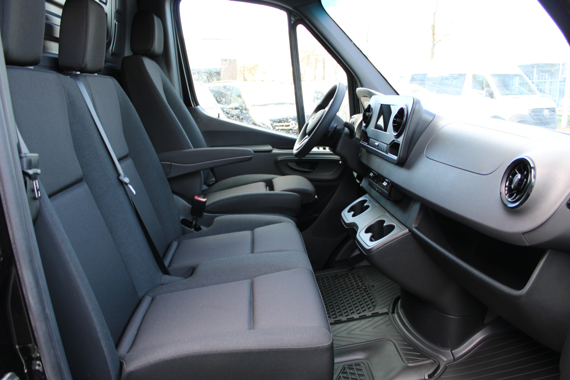 Mercedes-Benz Sprinter 4