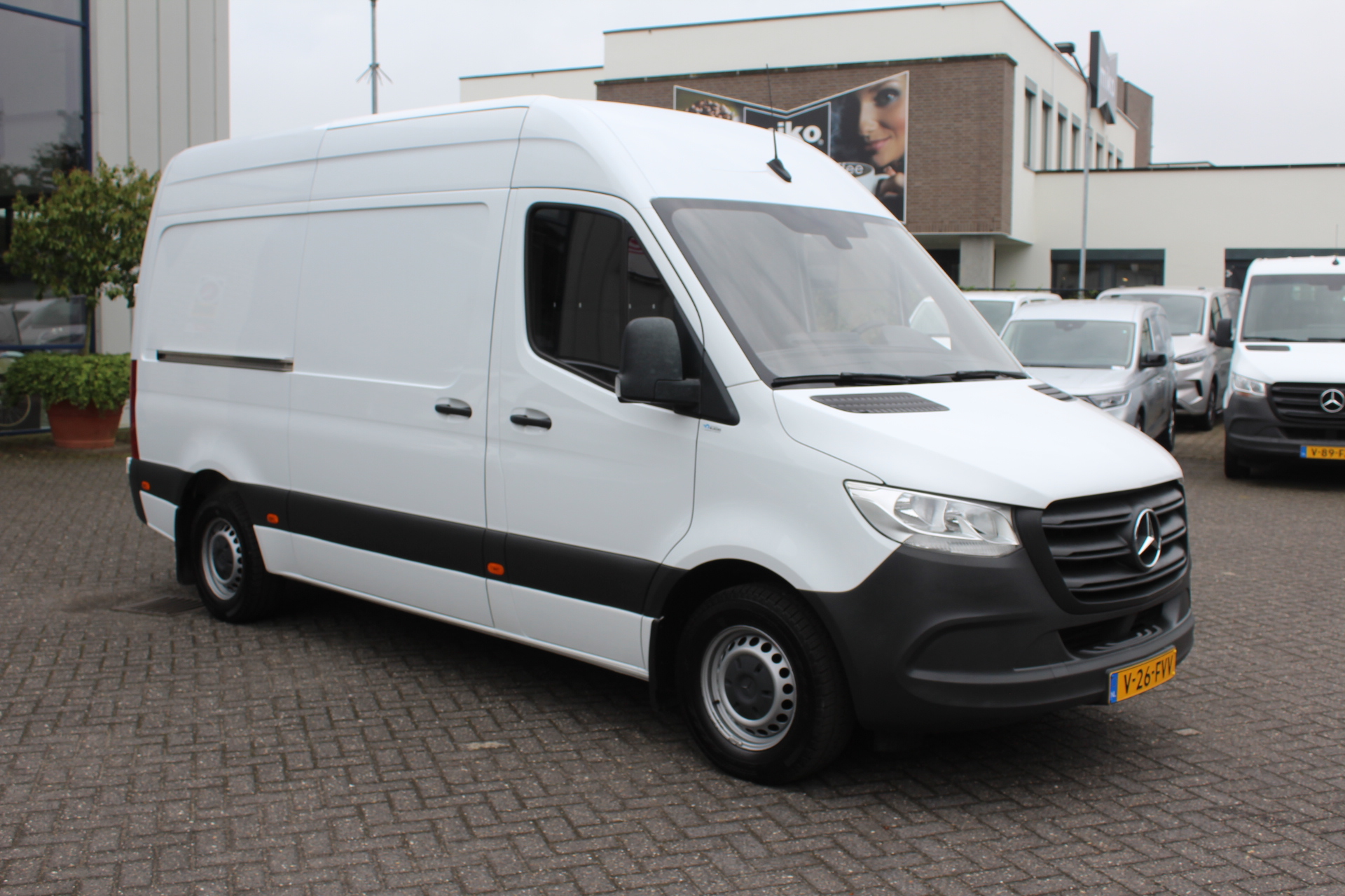 Mercedes-Benz Sprinter 10