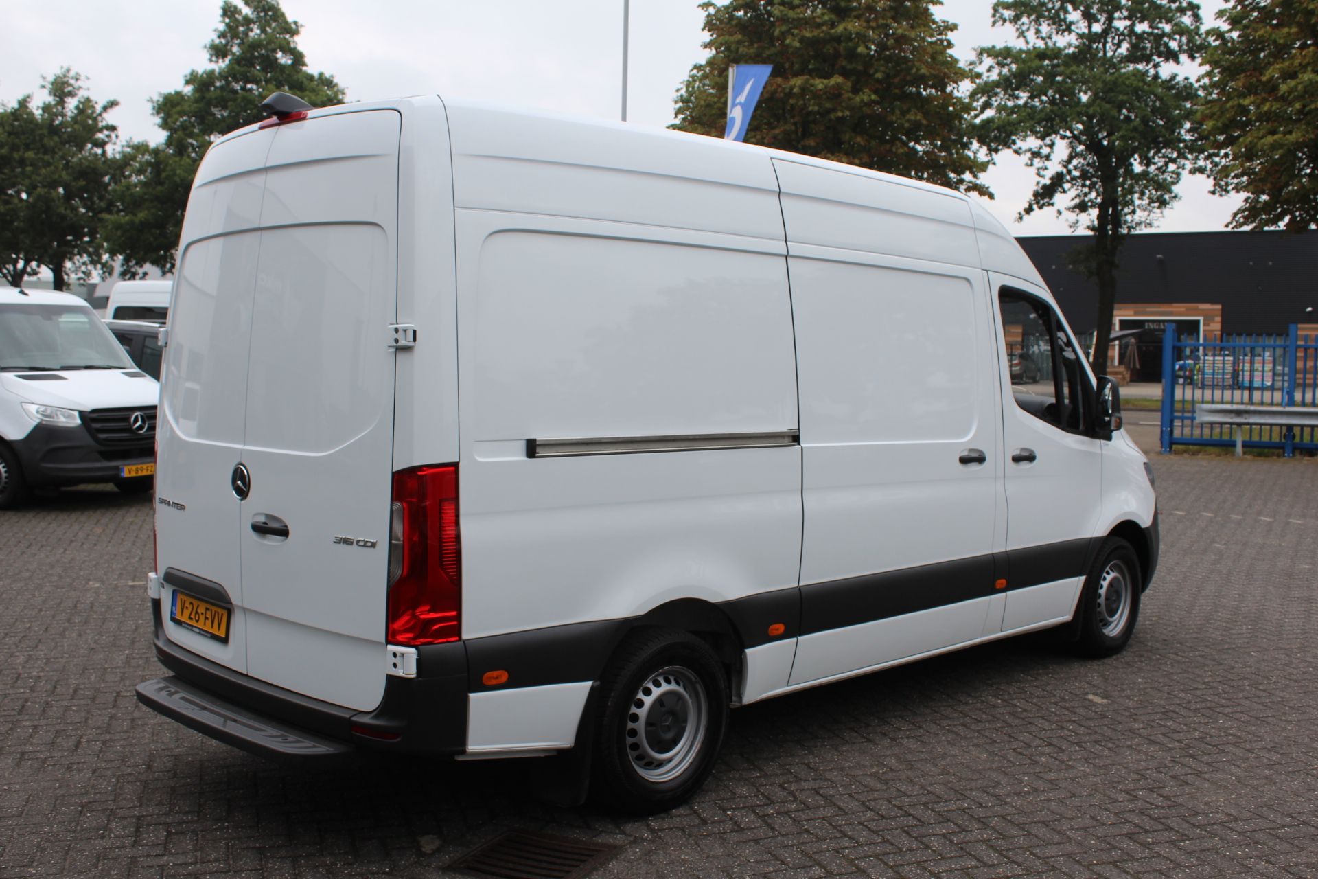 Mercedes-Benz Sprinter 2