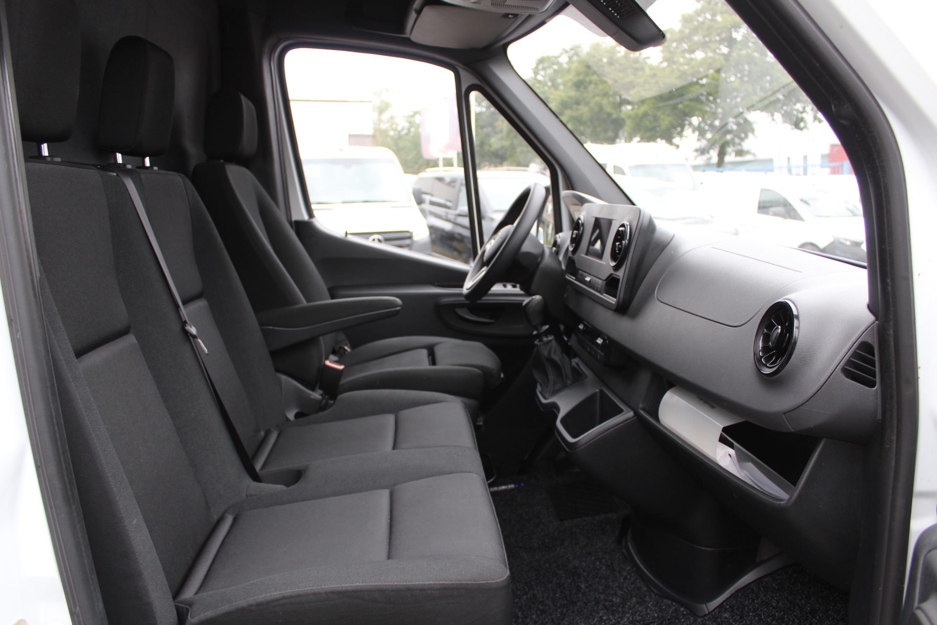 Mercedes-Benz Sprinter 9