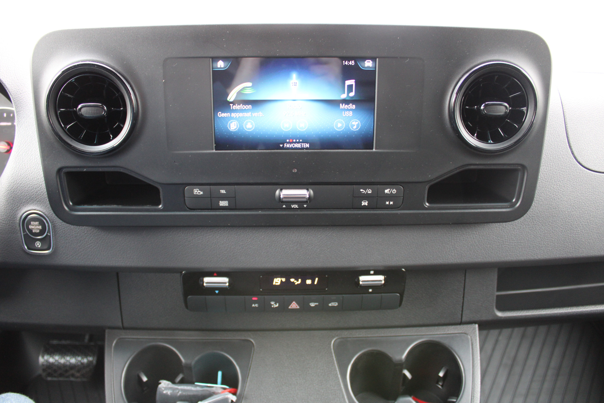 Mercedes-Benz Sprinter 4