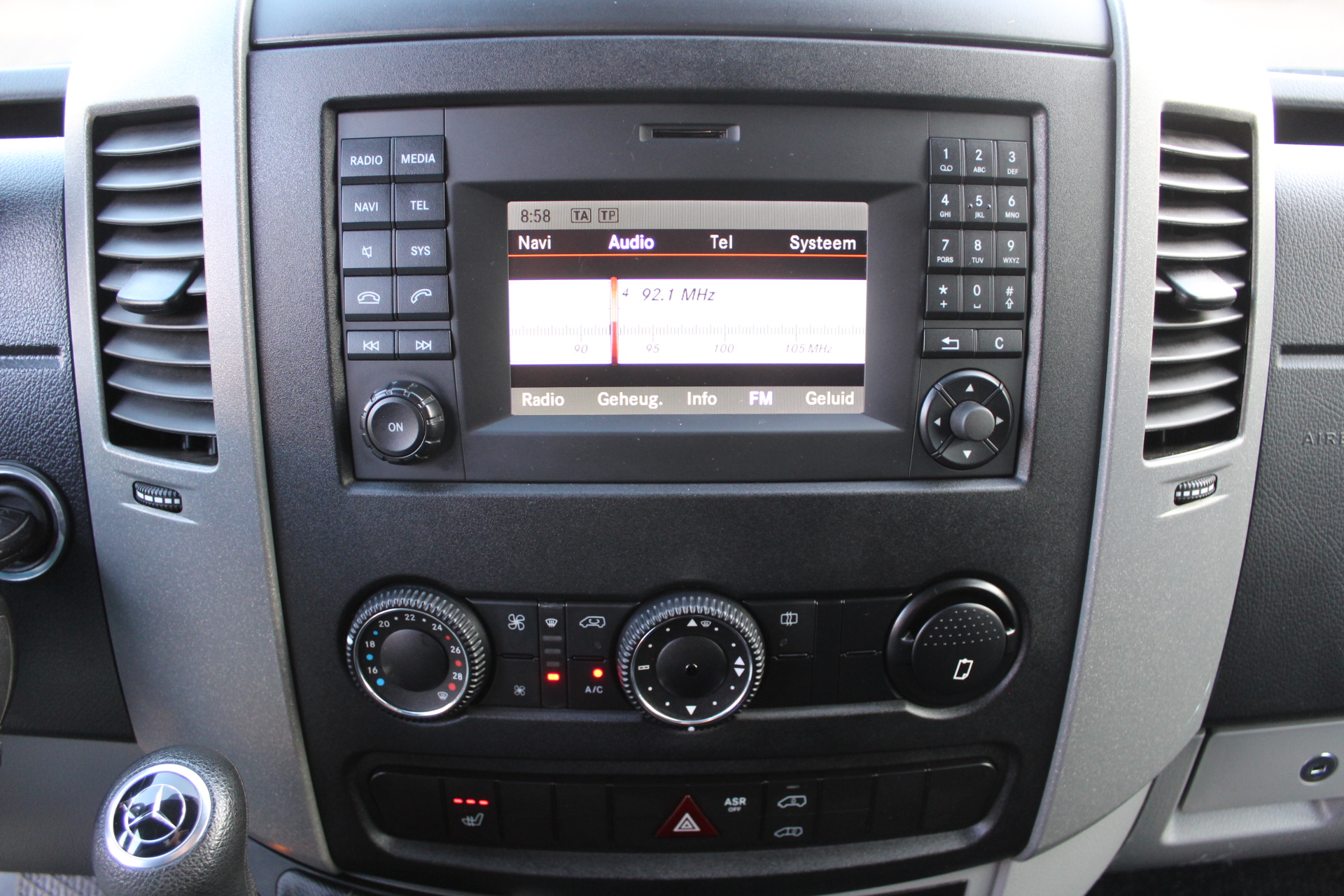 Mercedes-Benz Sprinter 4