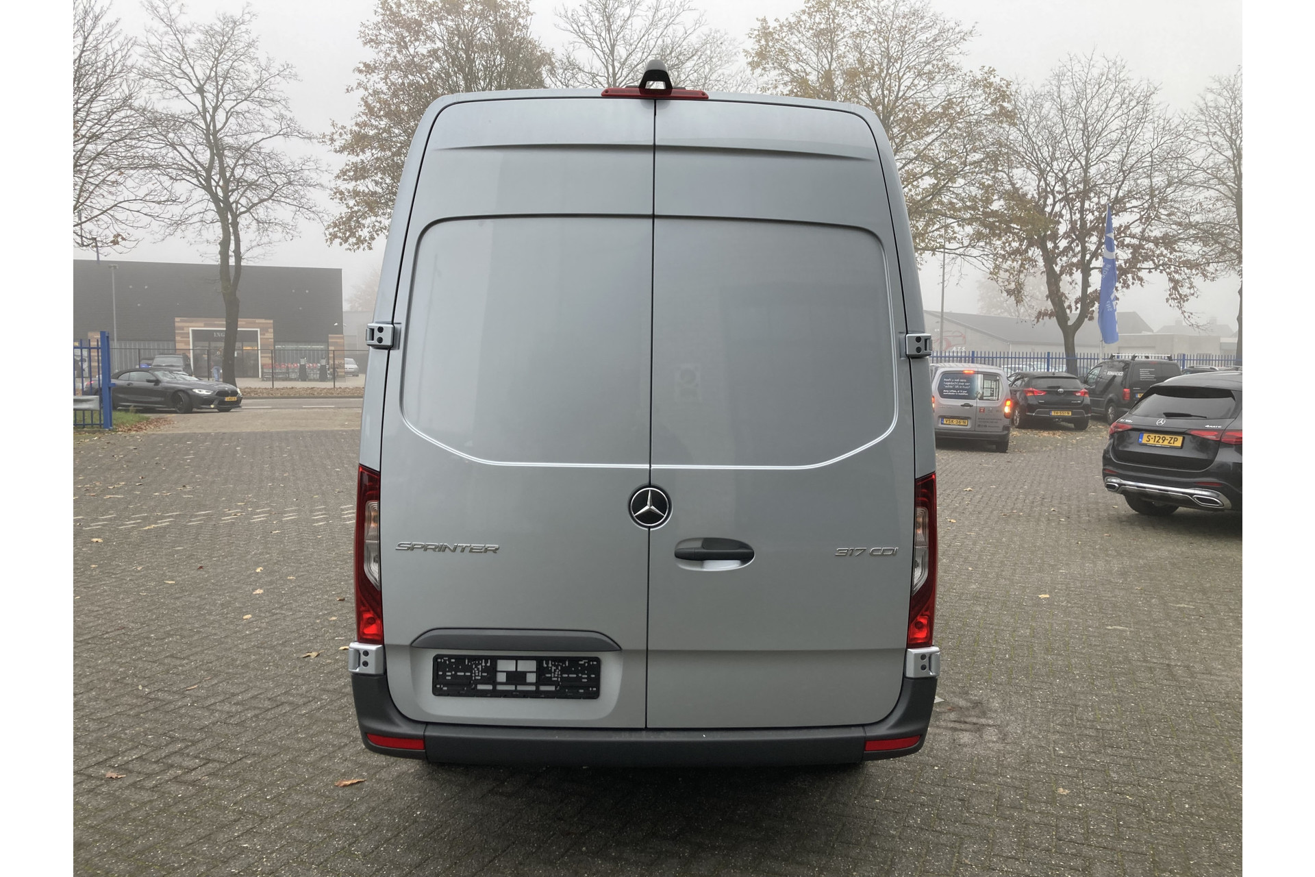 Mercedes-Benz Sprinter 11