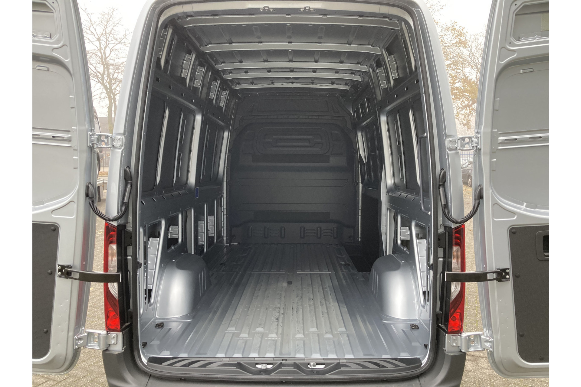 Mercedes-Benz Sprinter 12