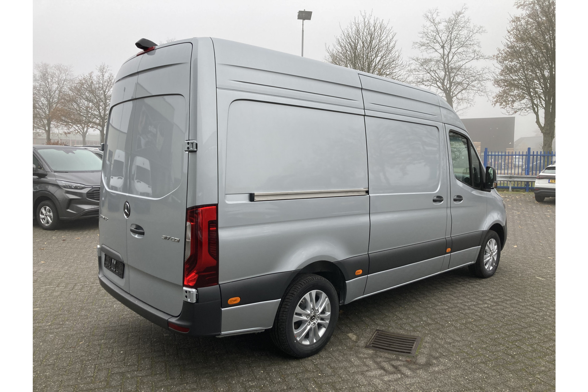 Mercedes-Benz Sprinter 2