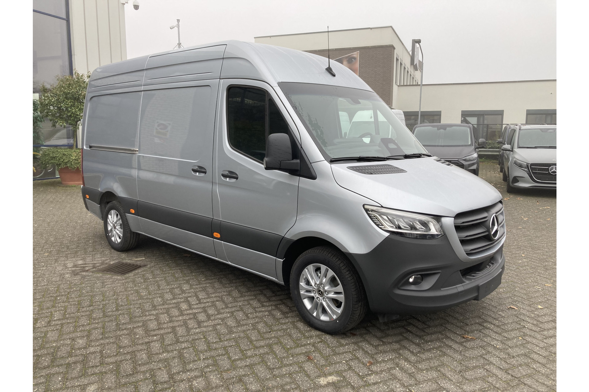 Mercedes-Benz Sprinter 8