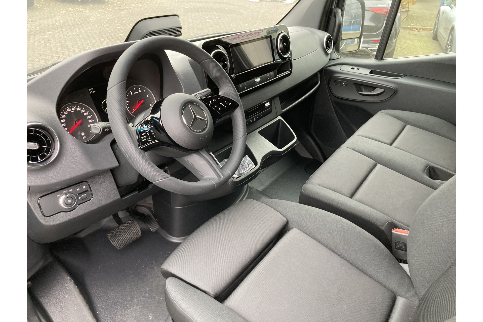 Mercedes-Benz Sprinter 4