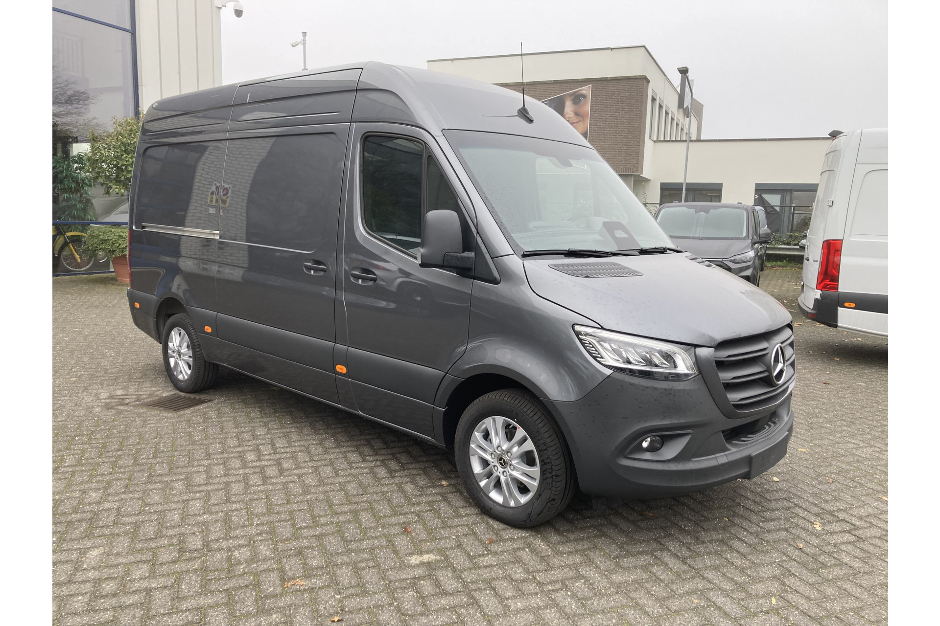 Mercedes-Benz Sprinter 9