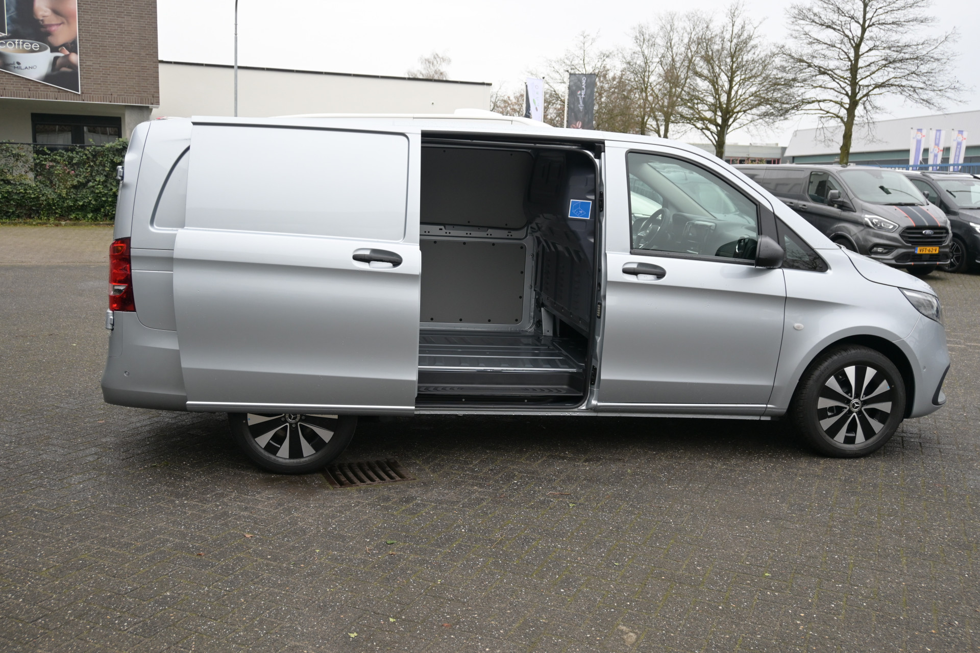 Mercedes-Benz Vito 4