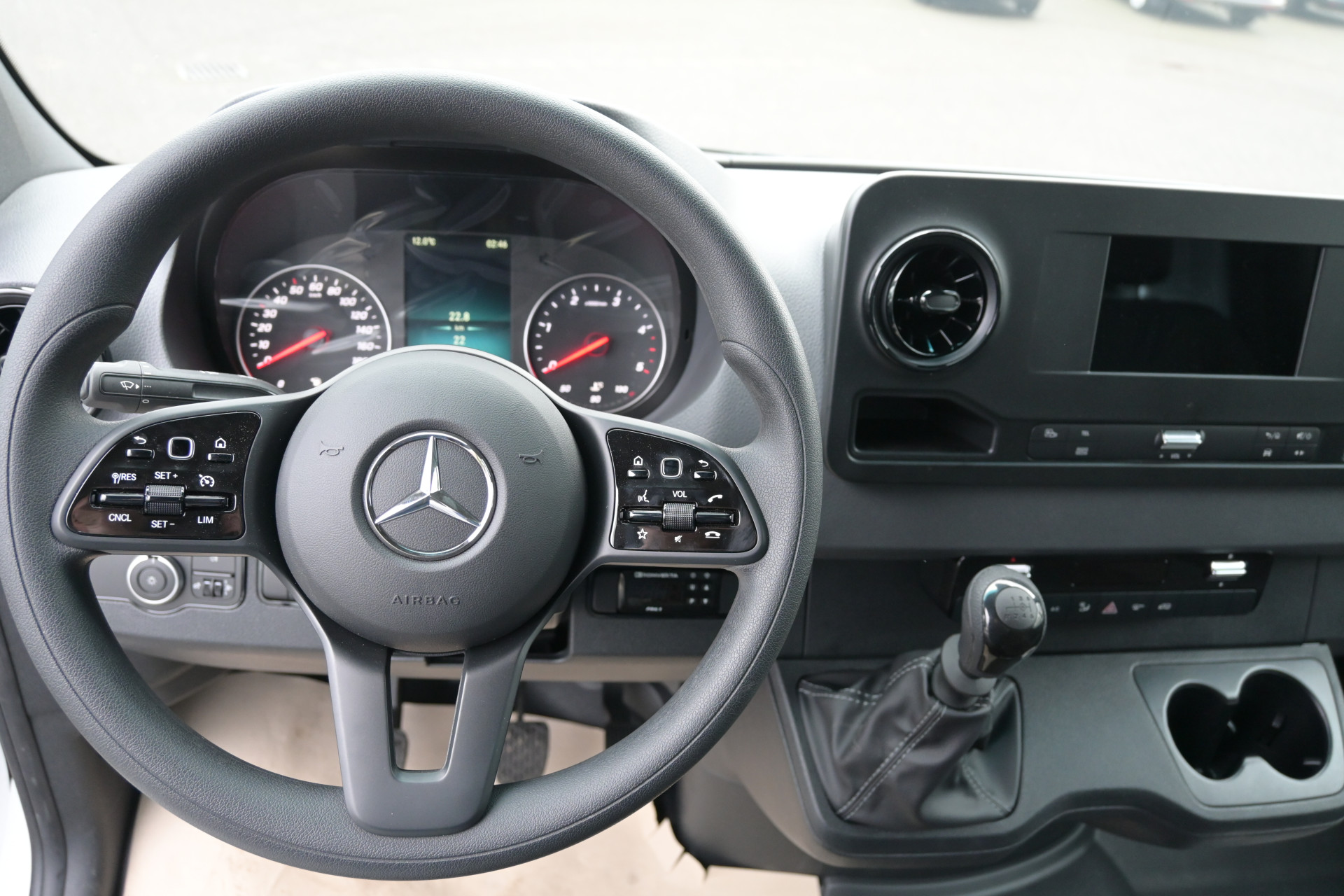 Mercedes-Benz Sprinter 13