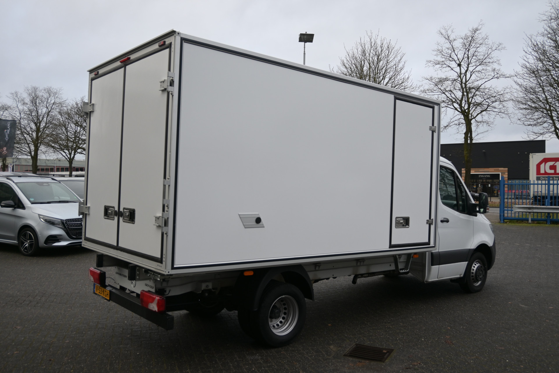 Mercedes-Benz Sprinter 2