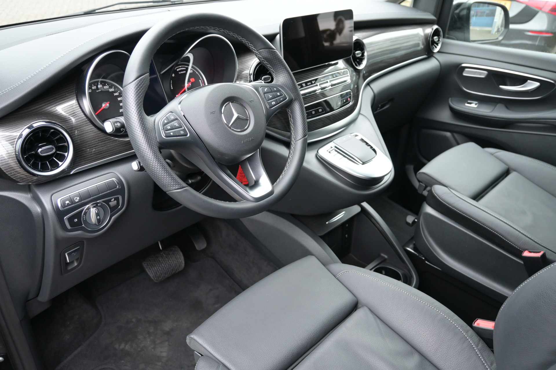 Mercedes-Benz EQV 3