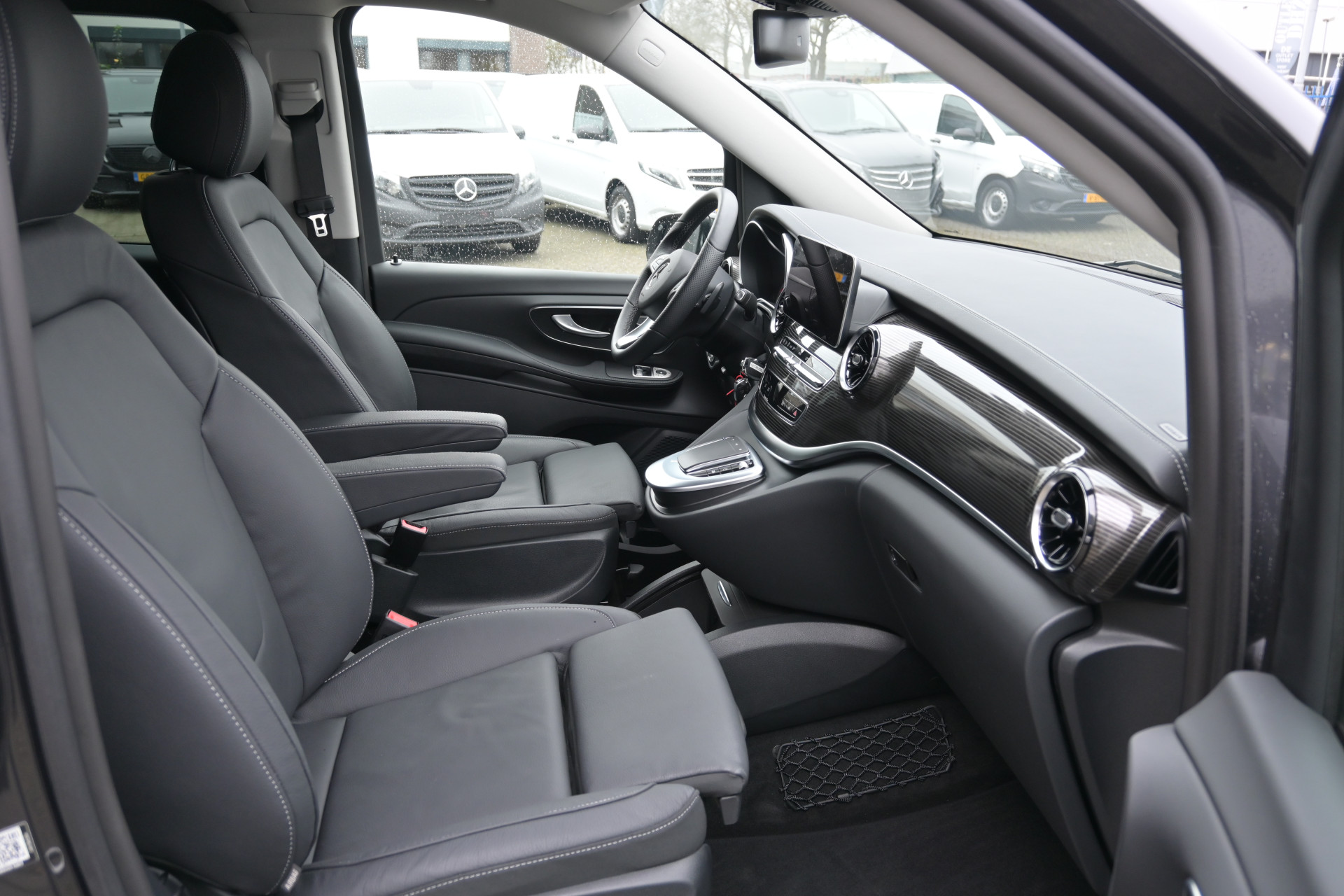 Mercedes-Benz EQV 9