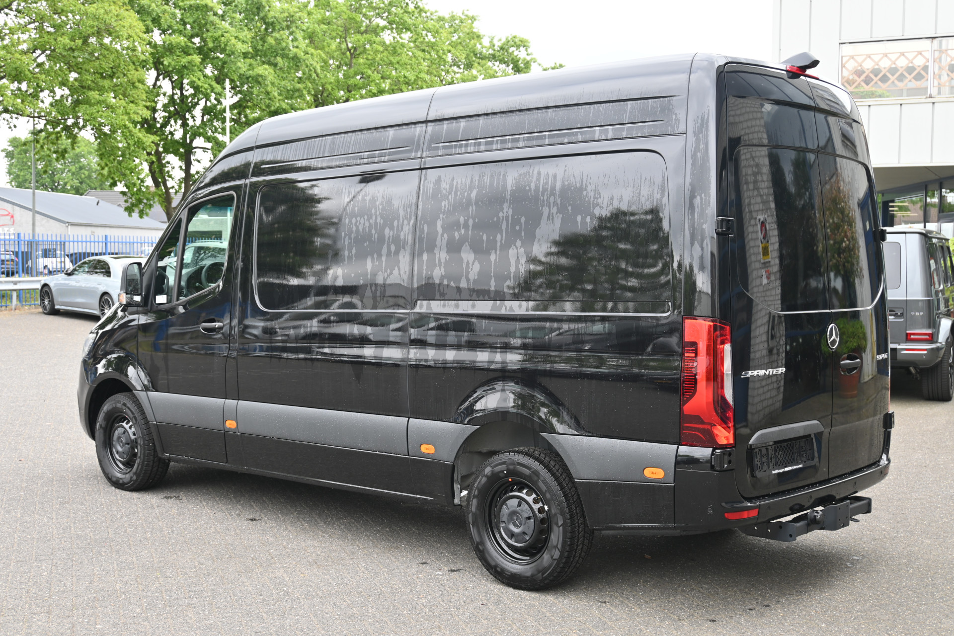 Mercedes-Benz Sprinter 11