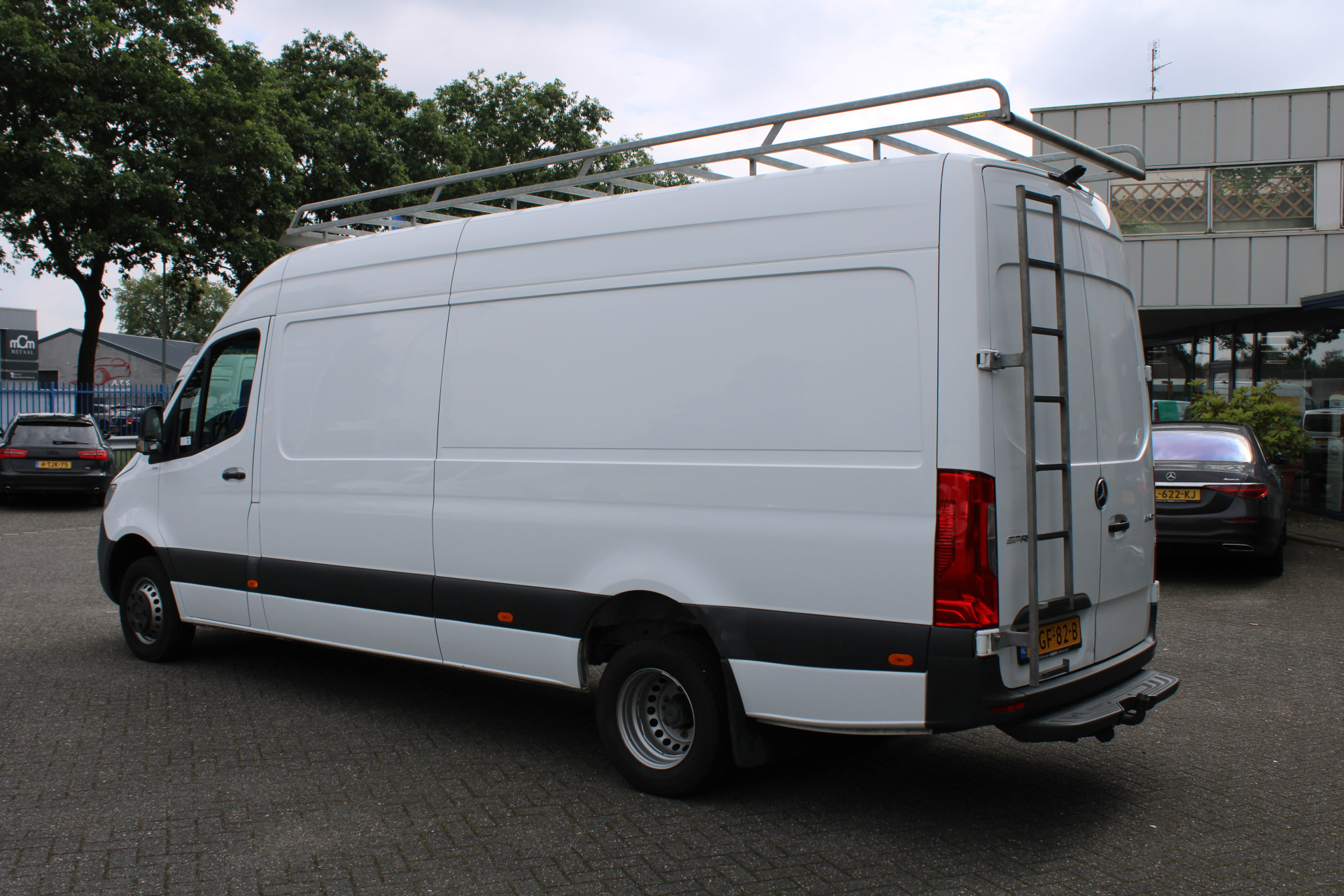 Mercedes-Benz Sprinter 9