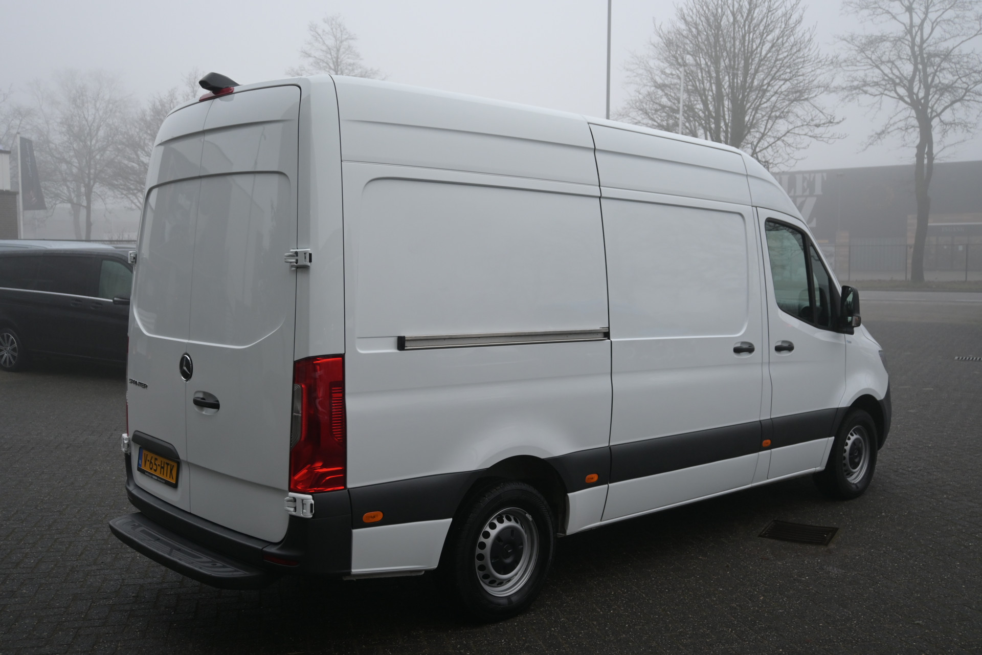Mercedes-Benz Sprinter 2