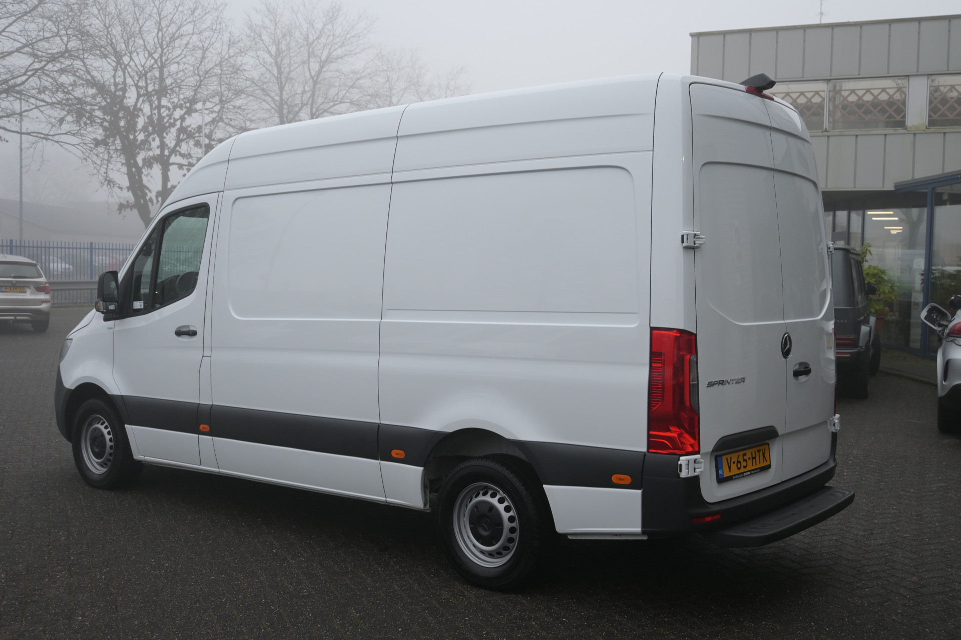 Mercedes-Benz Sprinter 9