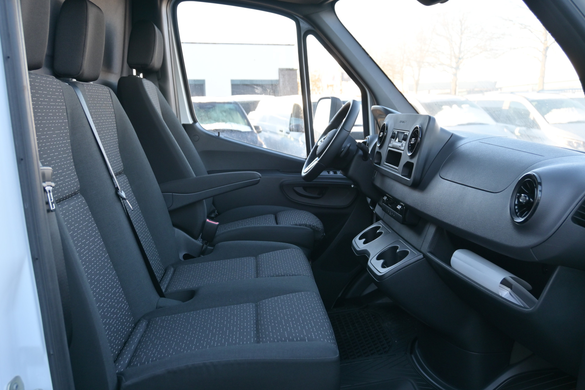 Mercedes-Benz Sprinter 9