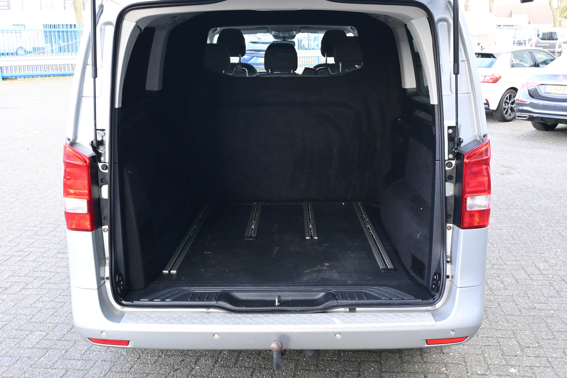 Mercedes-Benz Vito 13