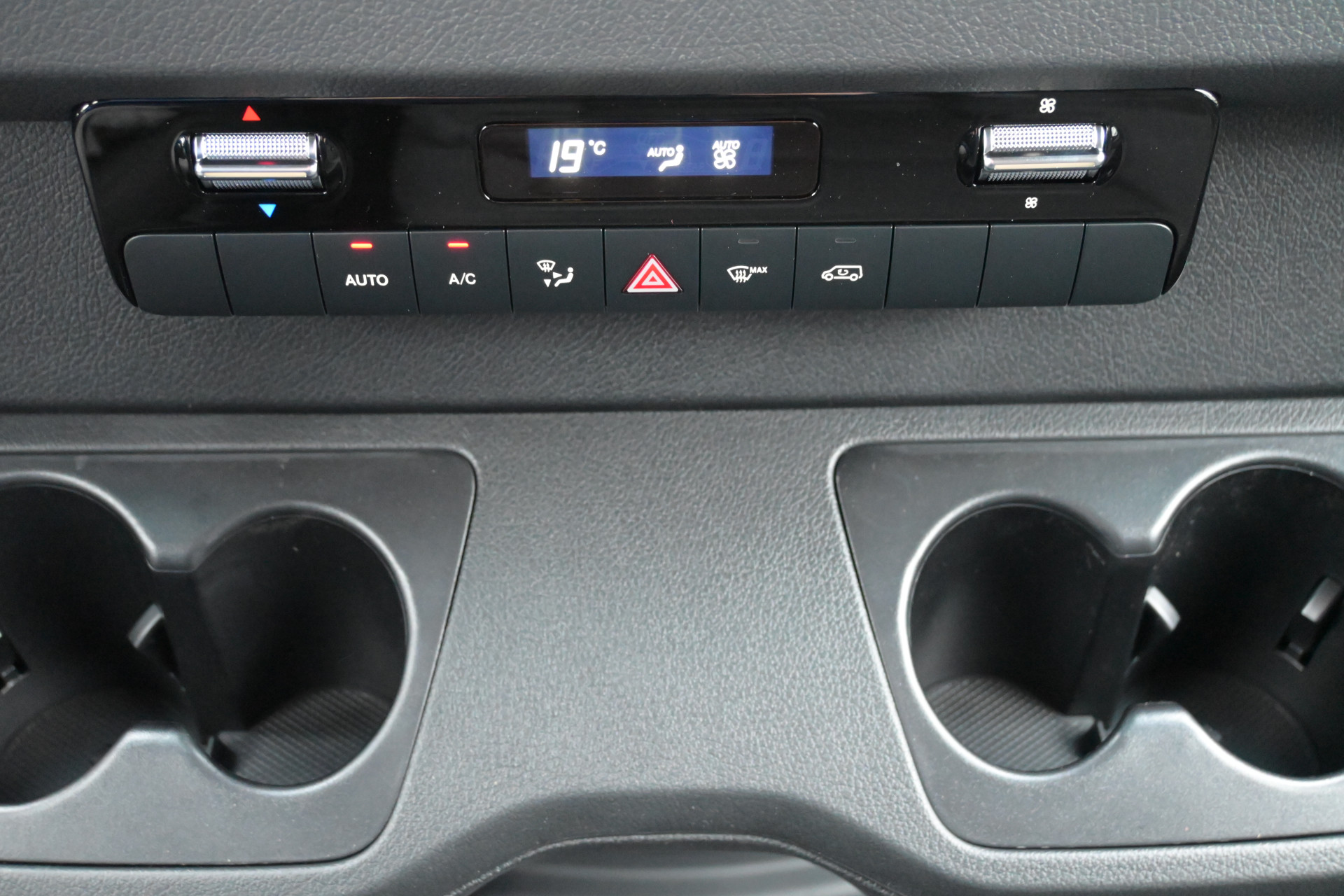 Mercedes-Benz Sprinter 4