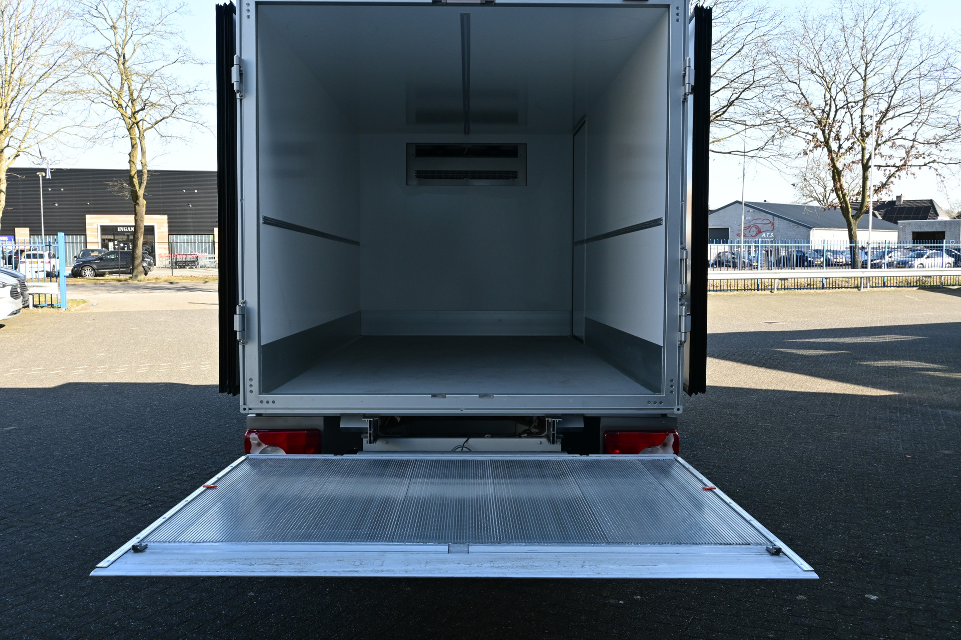 Mercedes-Benz Sprinter 4