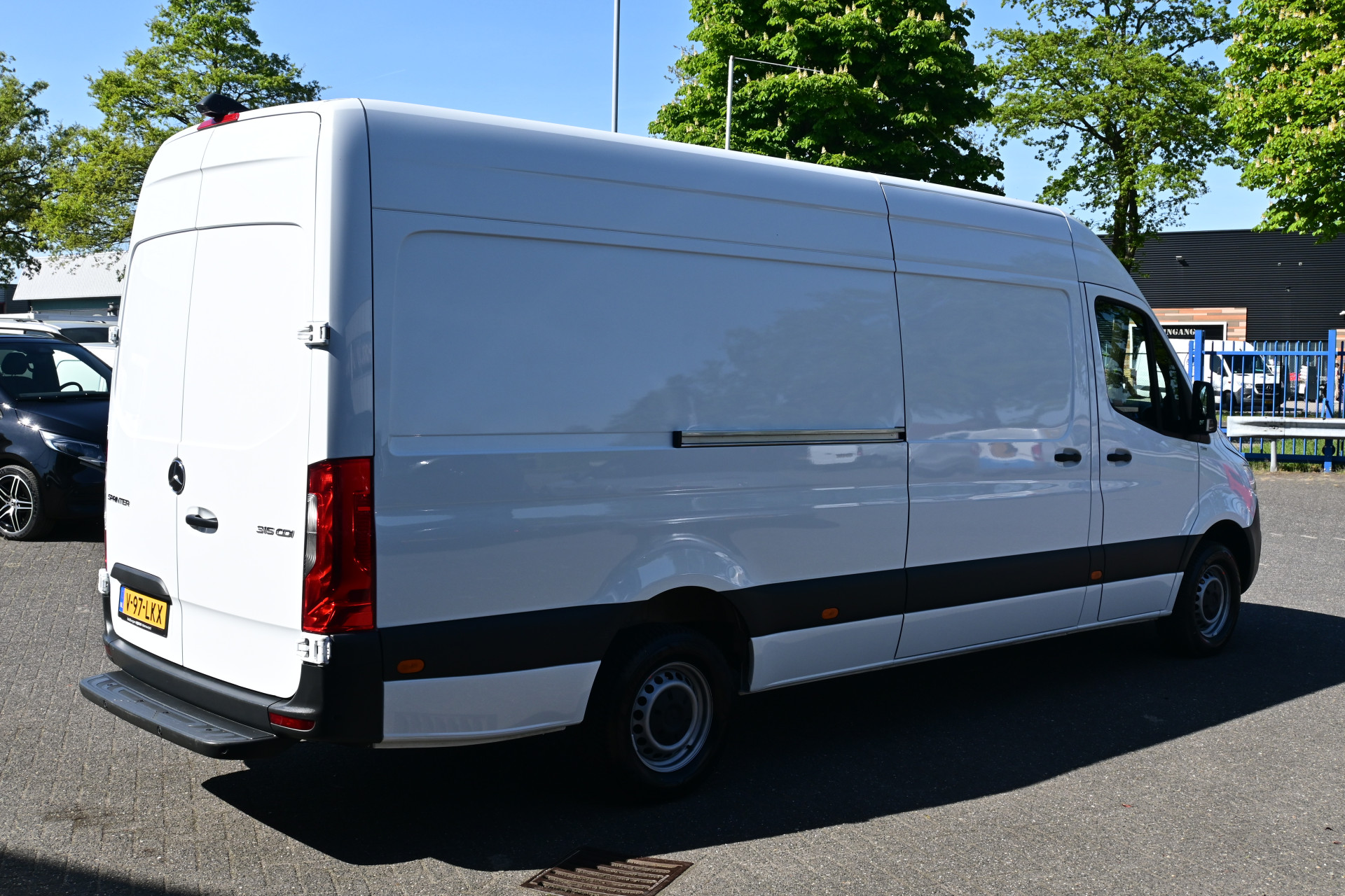 Mercedes-Benz Sprinter 2