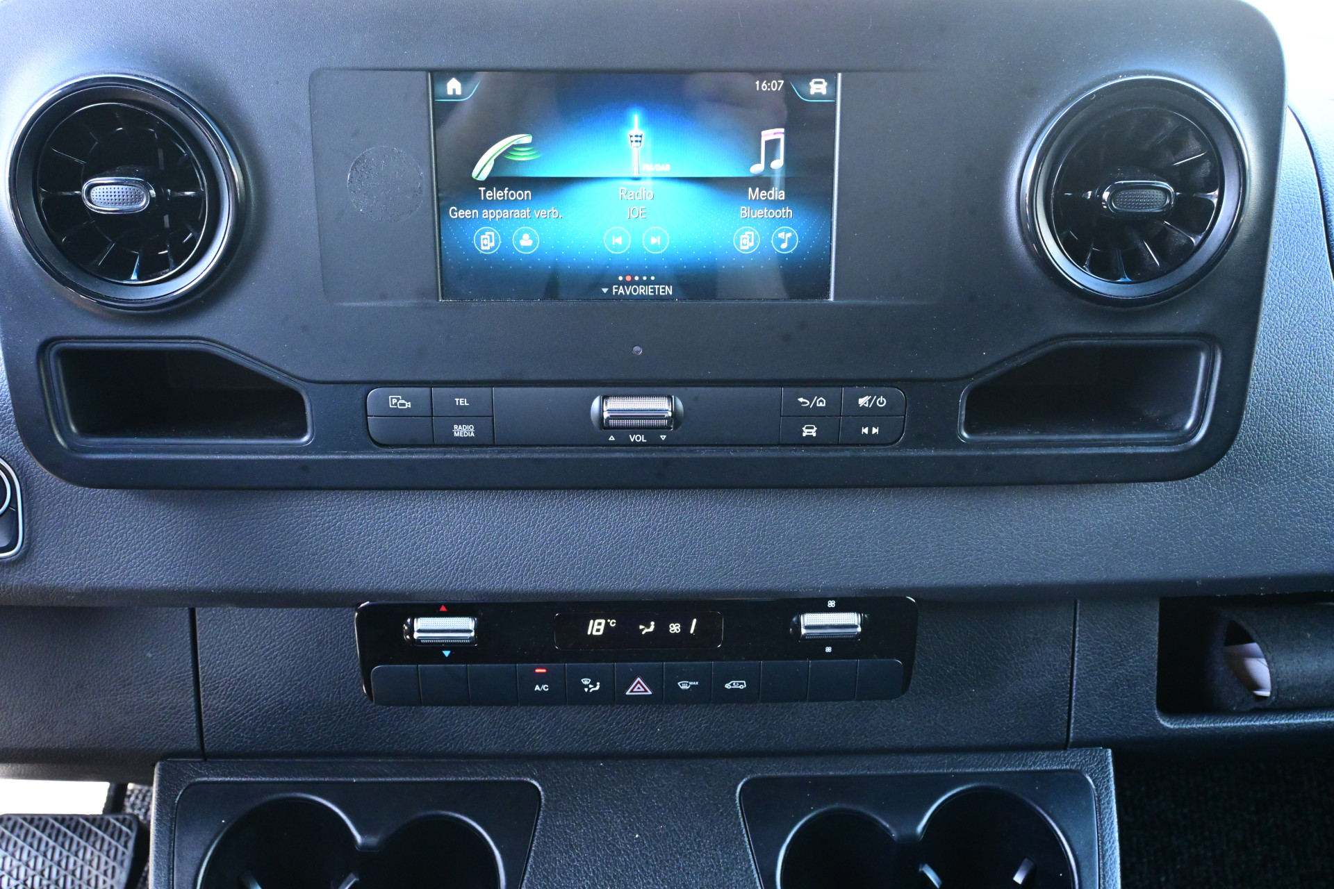 Mercedes-Benz Sprinter 4