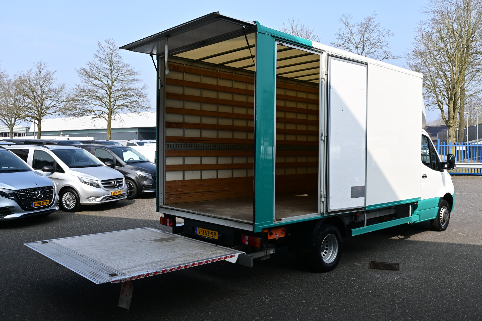 Mercedes-Benz Sprinter 2