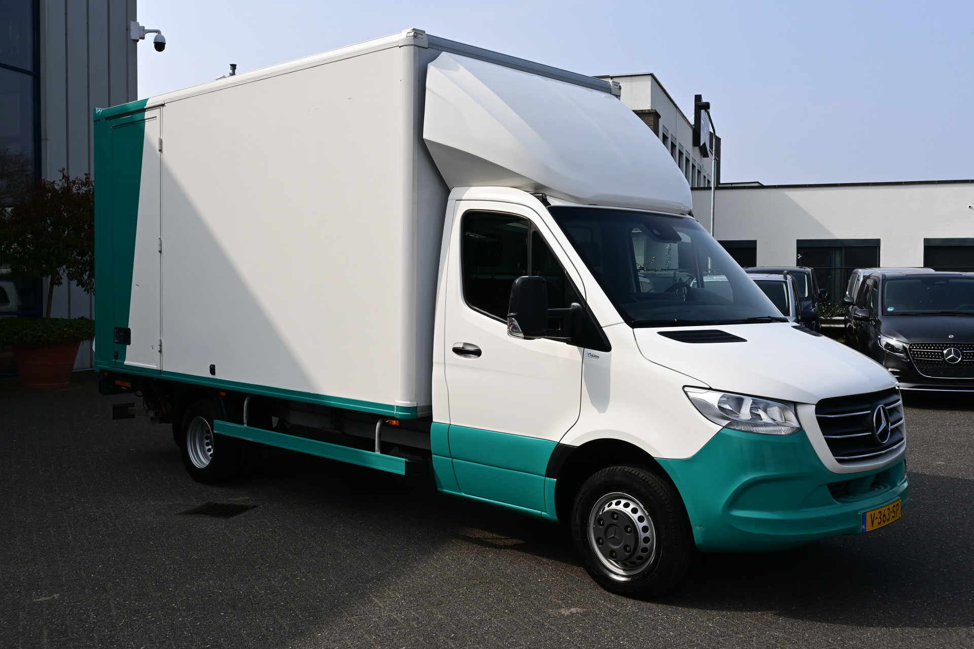 Mercedes-Benz Sprinter 9