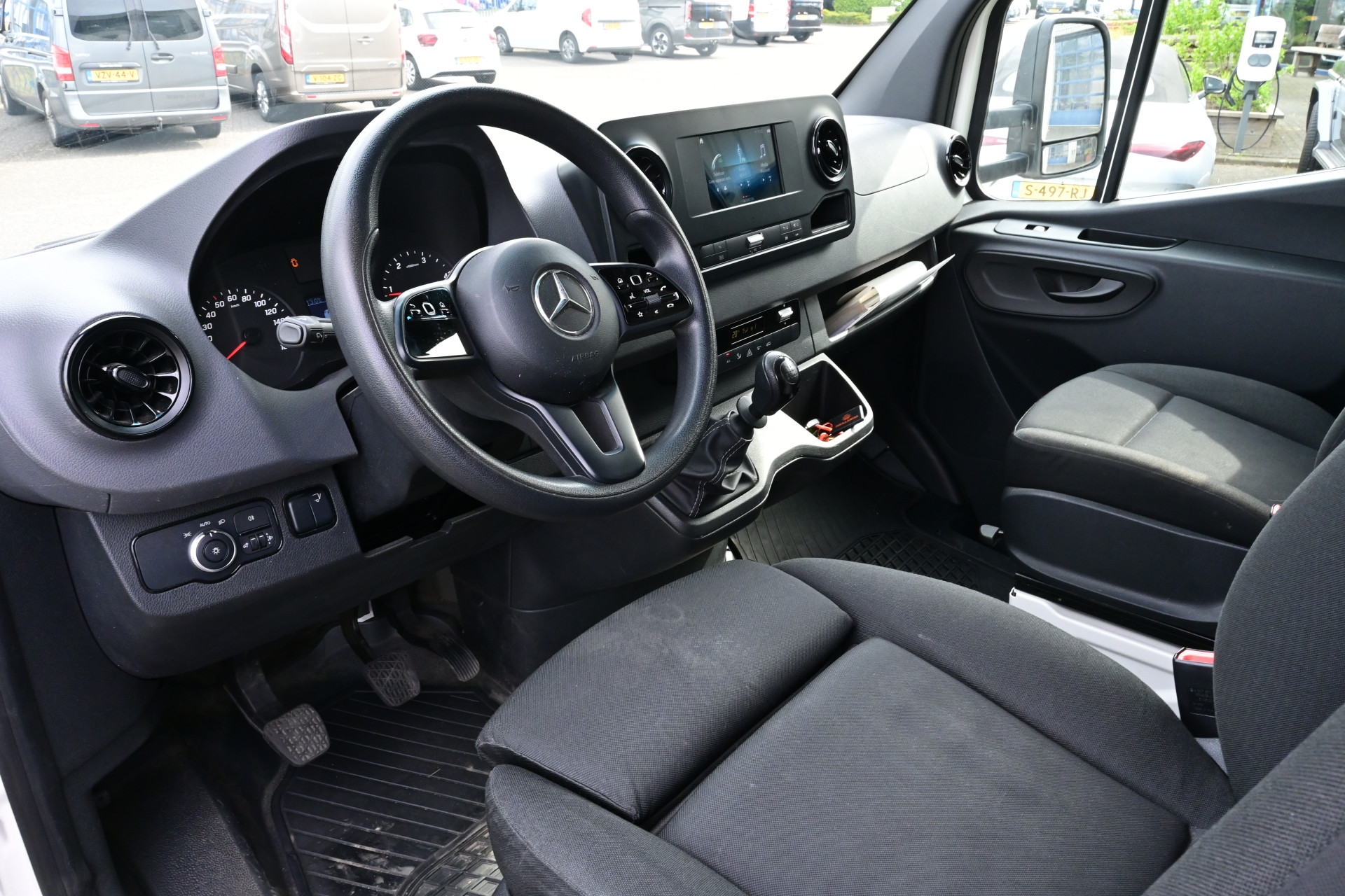 Mercedes-Benz Sprinter 4
