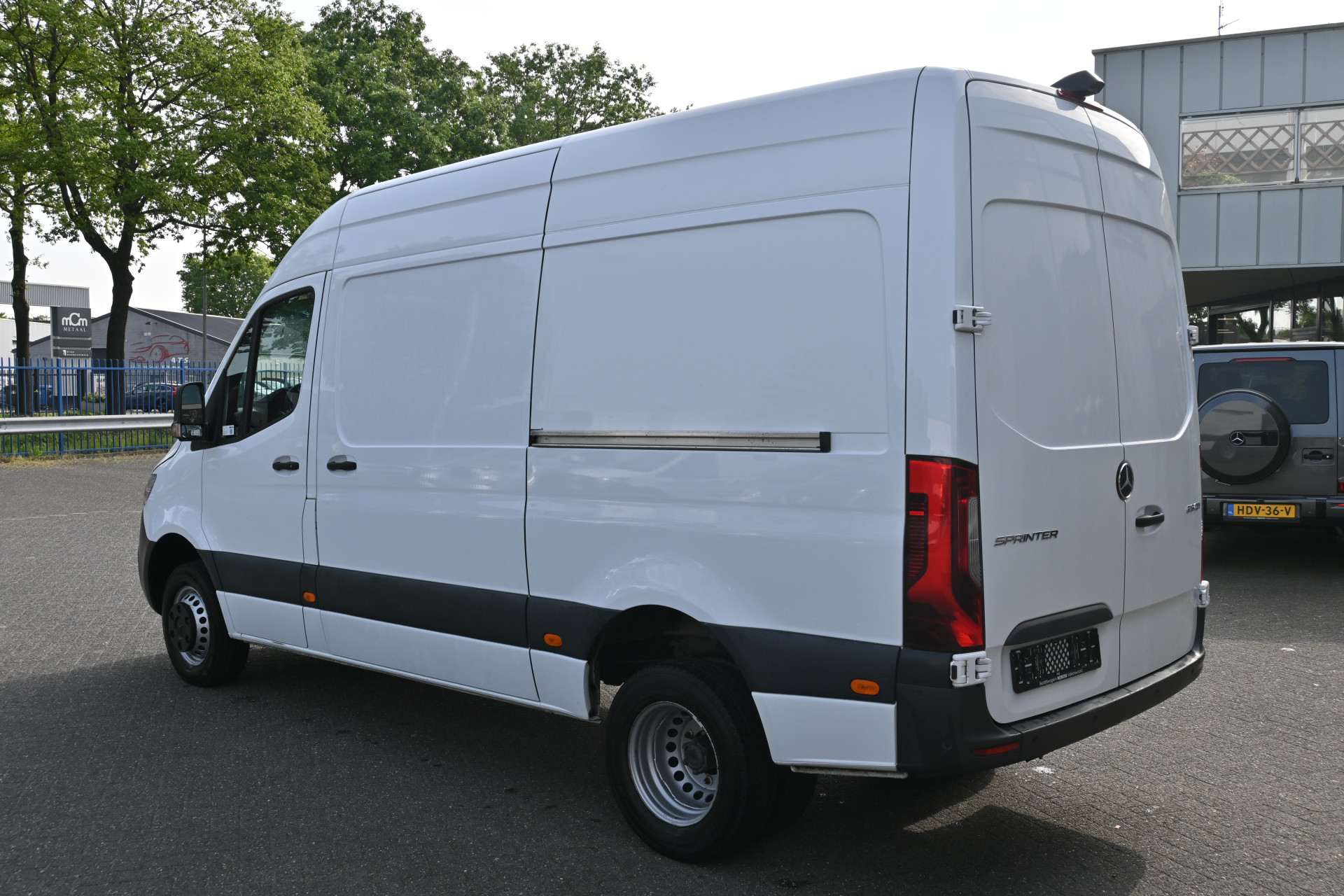 Mercedes-Benz Sprinter 12