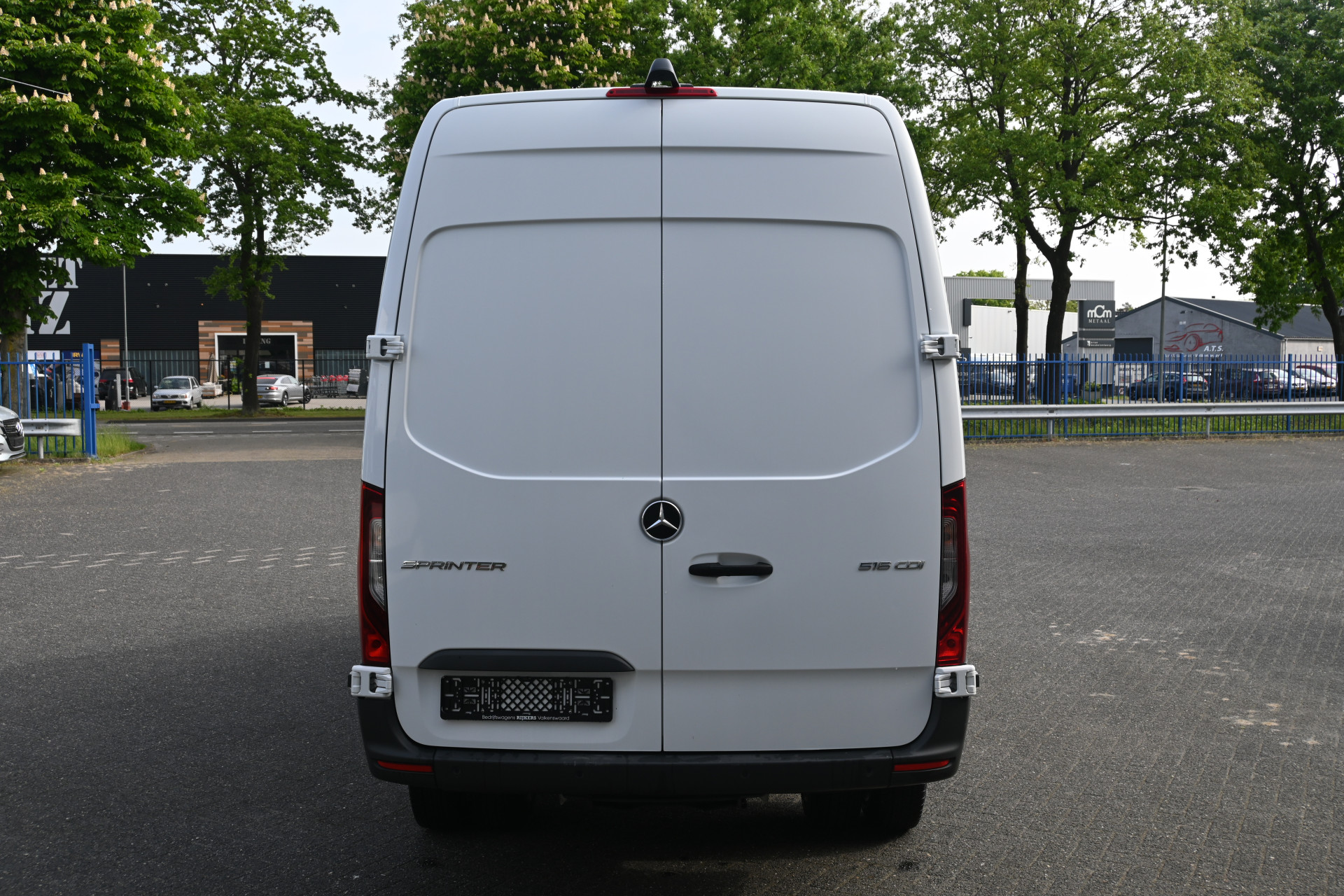Mercedes-Benz Sprinter 13