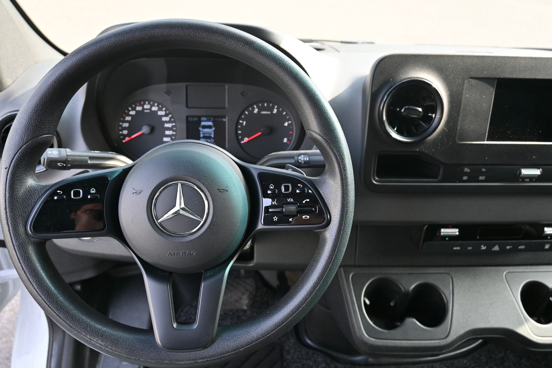 Mercedes-Benz Sprinter 16