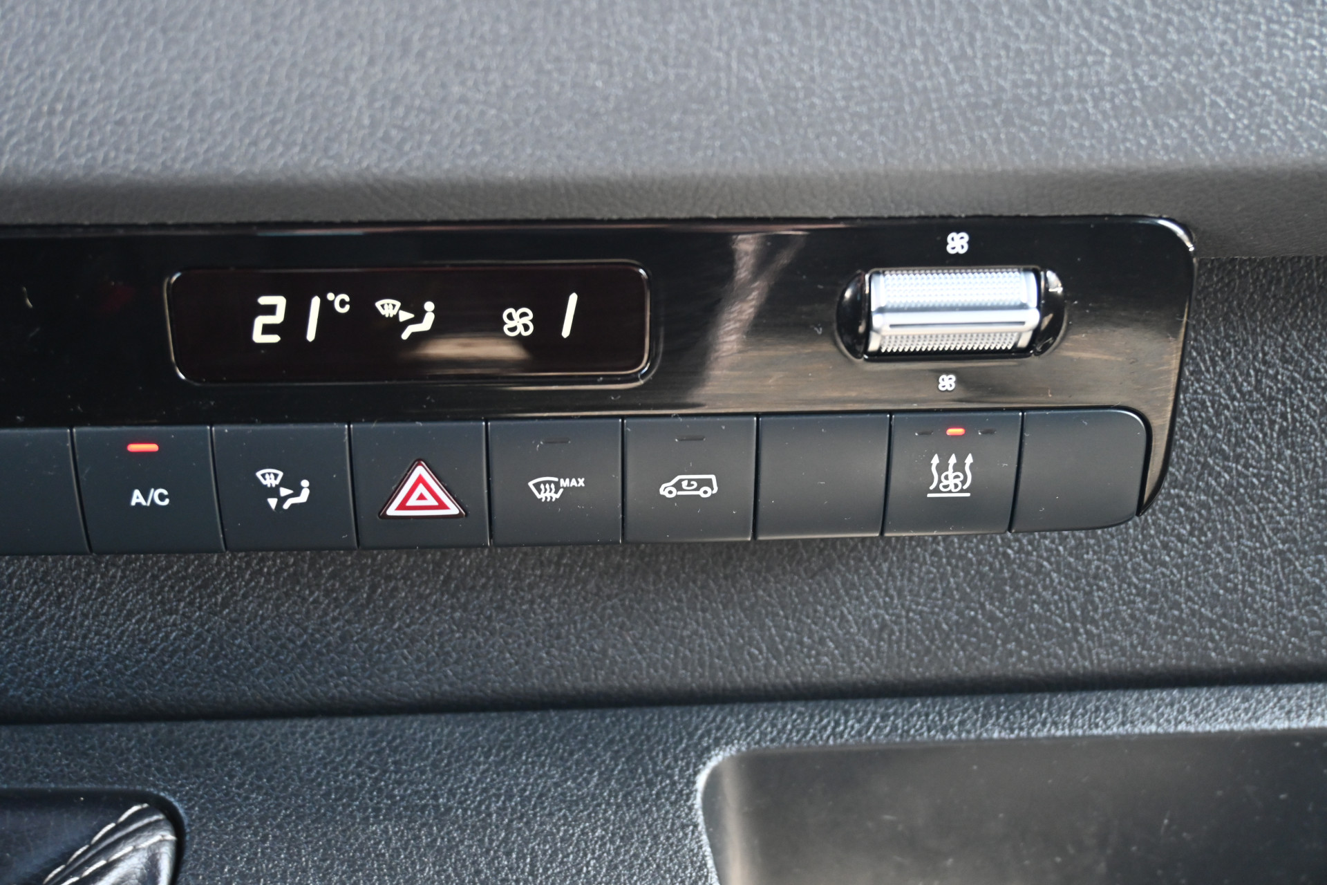 Mercedes-Benz Sprinter 11
