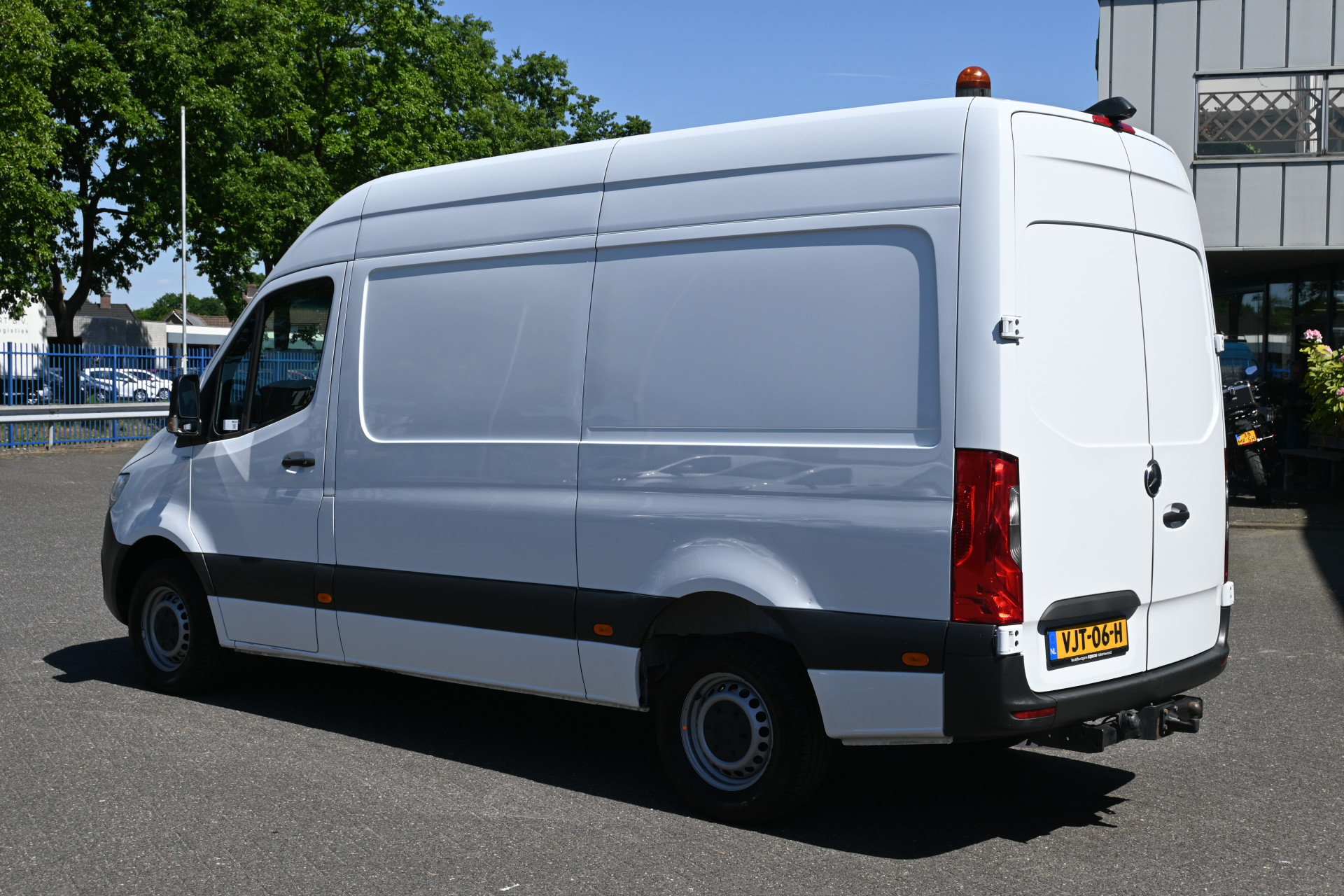 Mercedes-Benz Sprinter 11