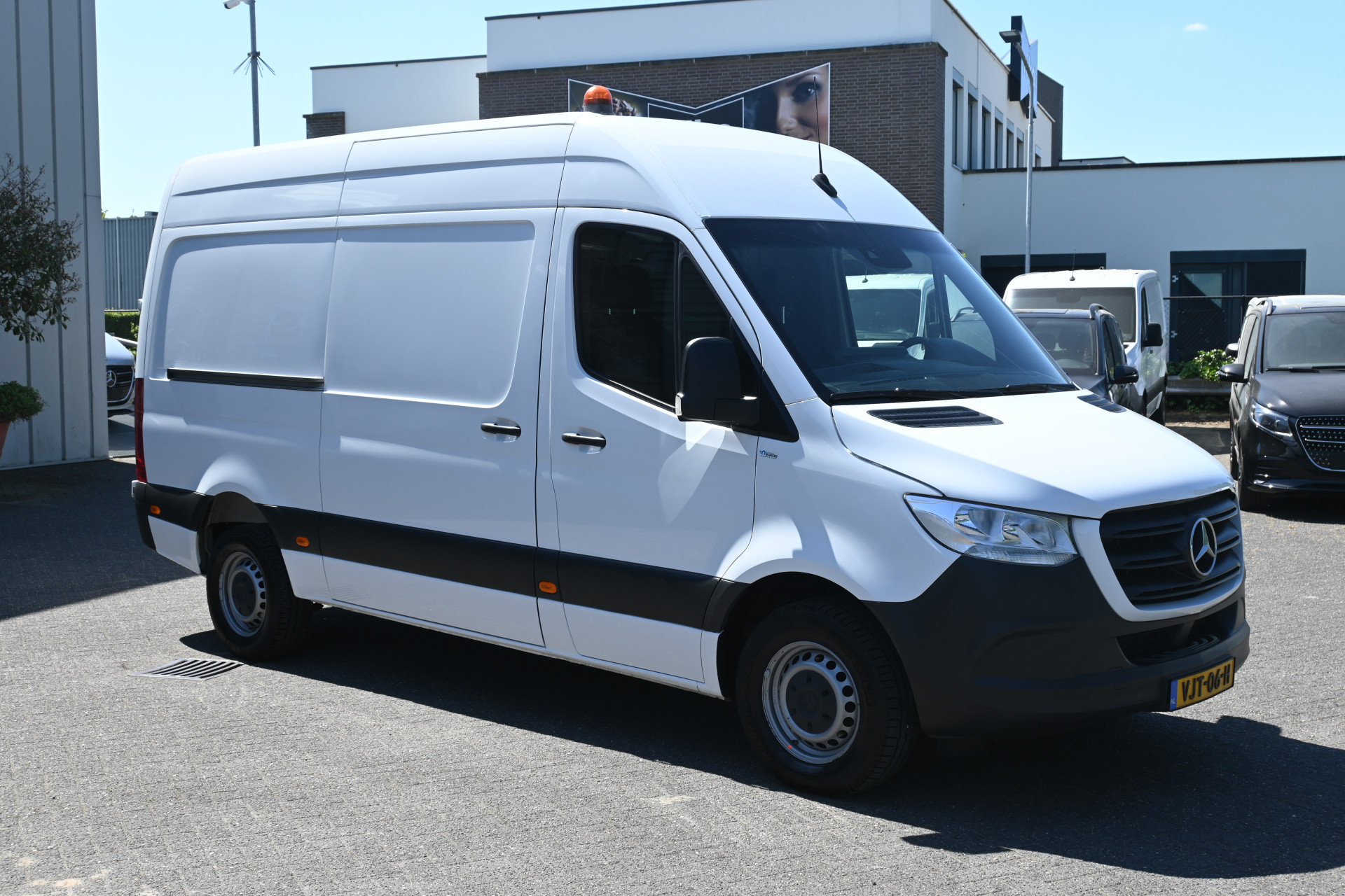 Mercedes-Benz Sprinter 8