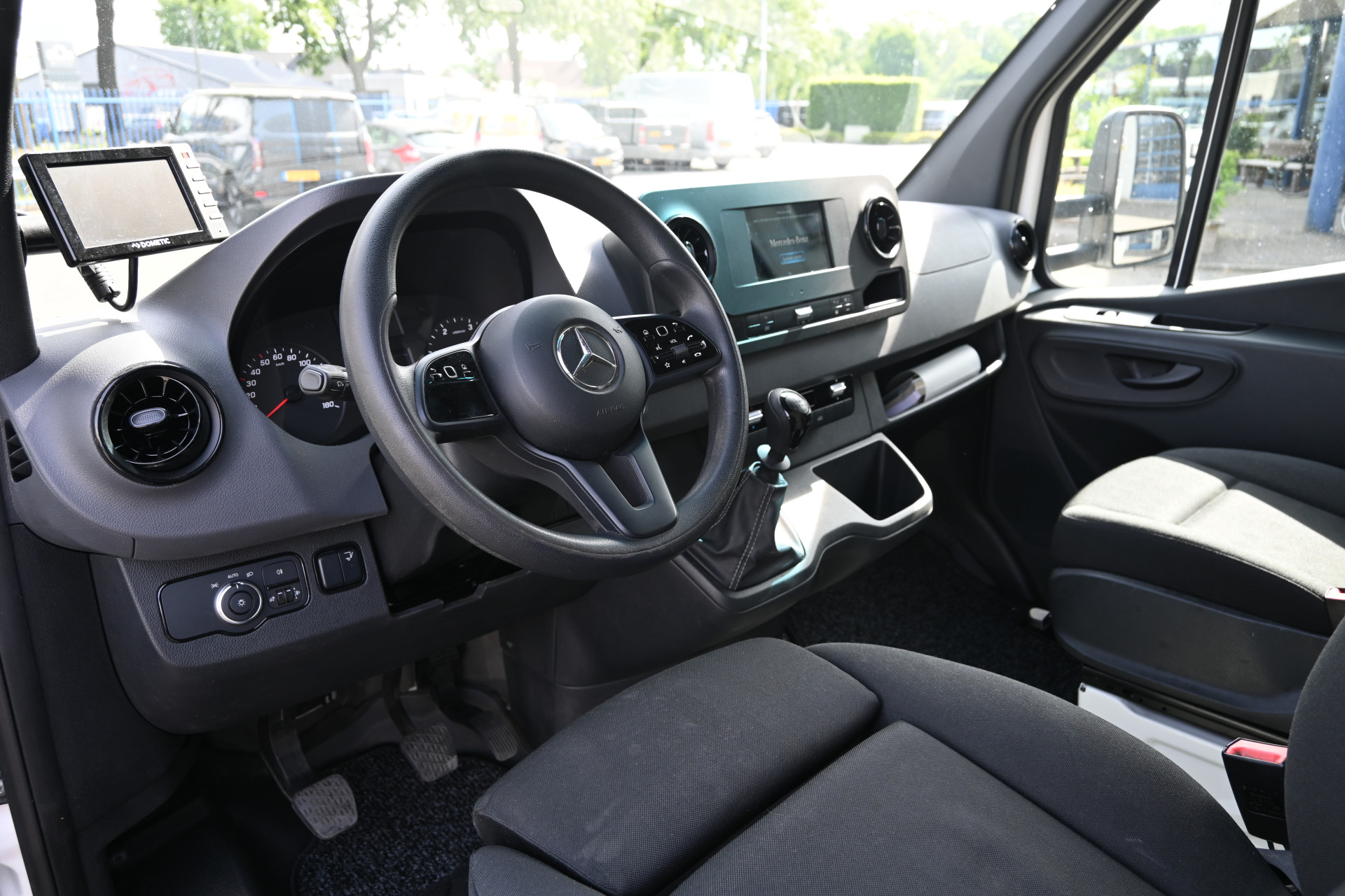 Mercedes-Benz Sprinter 2