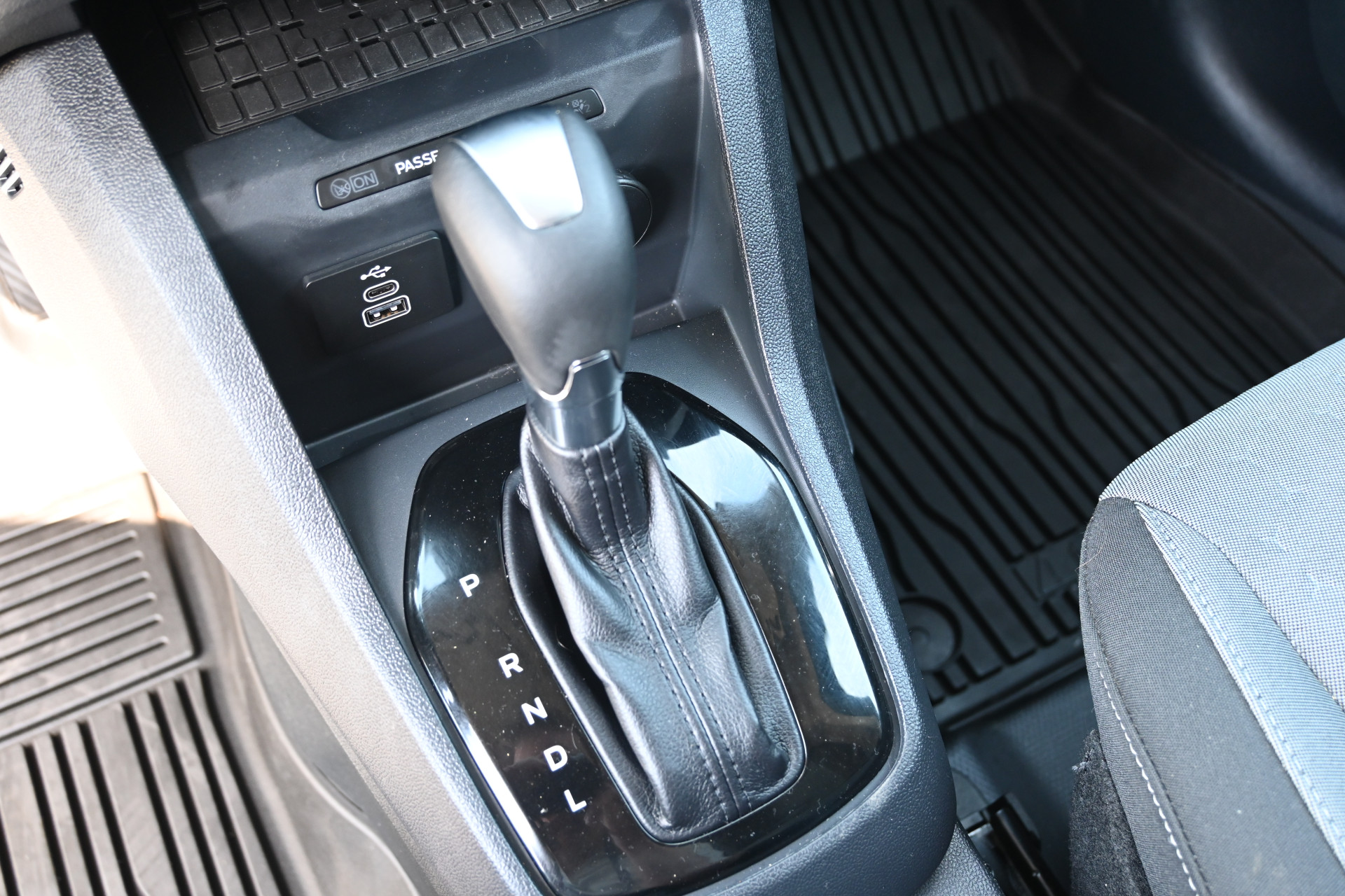 Ford Transit Courier 4