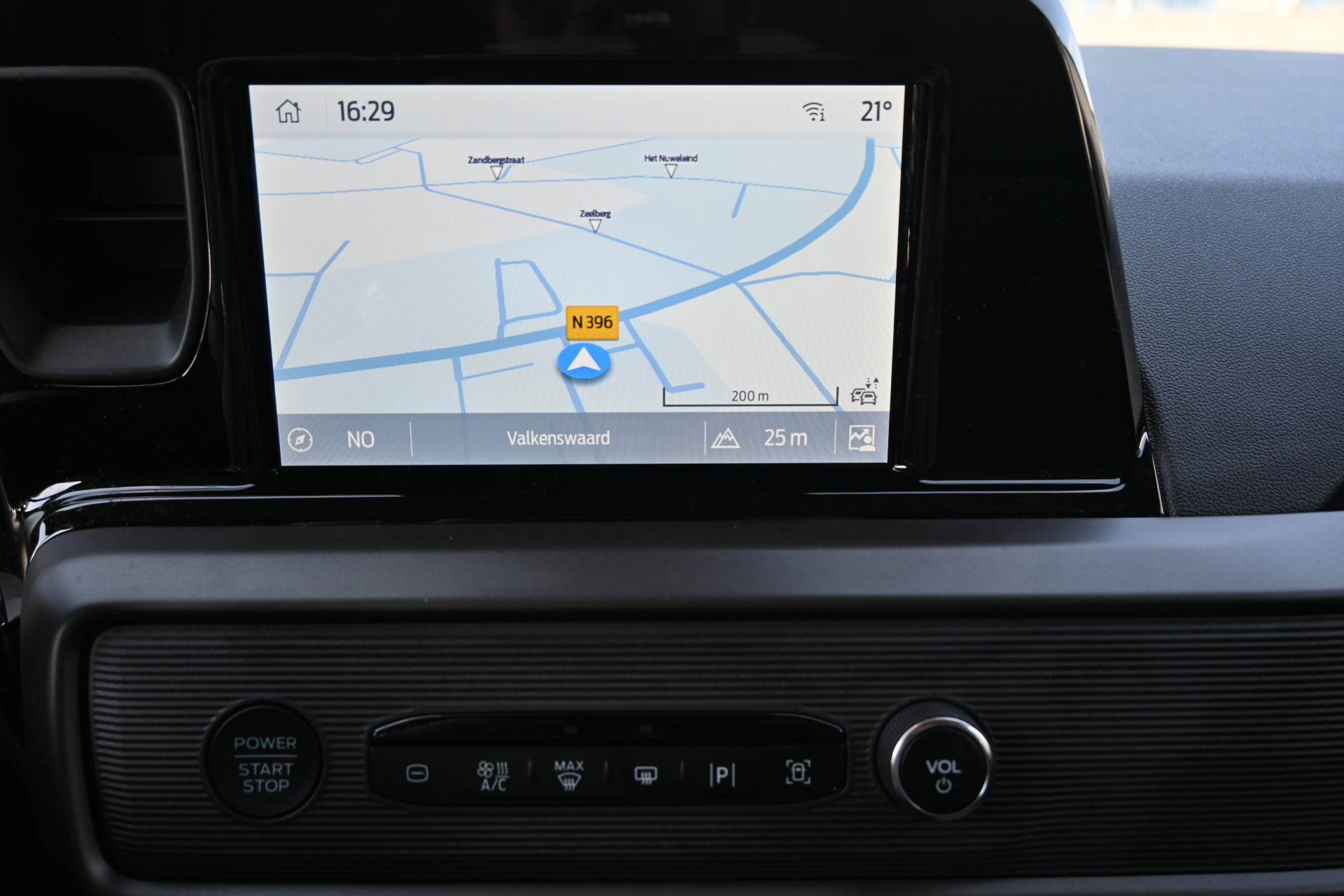 Ford Transit Courier 5