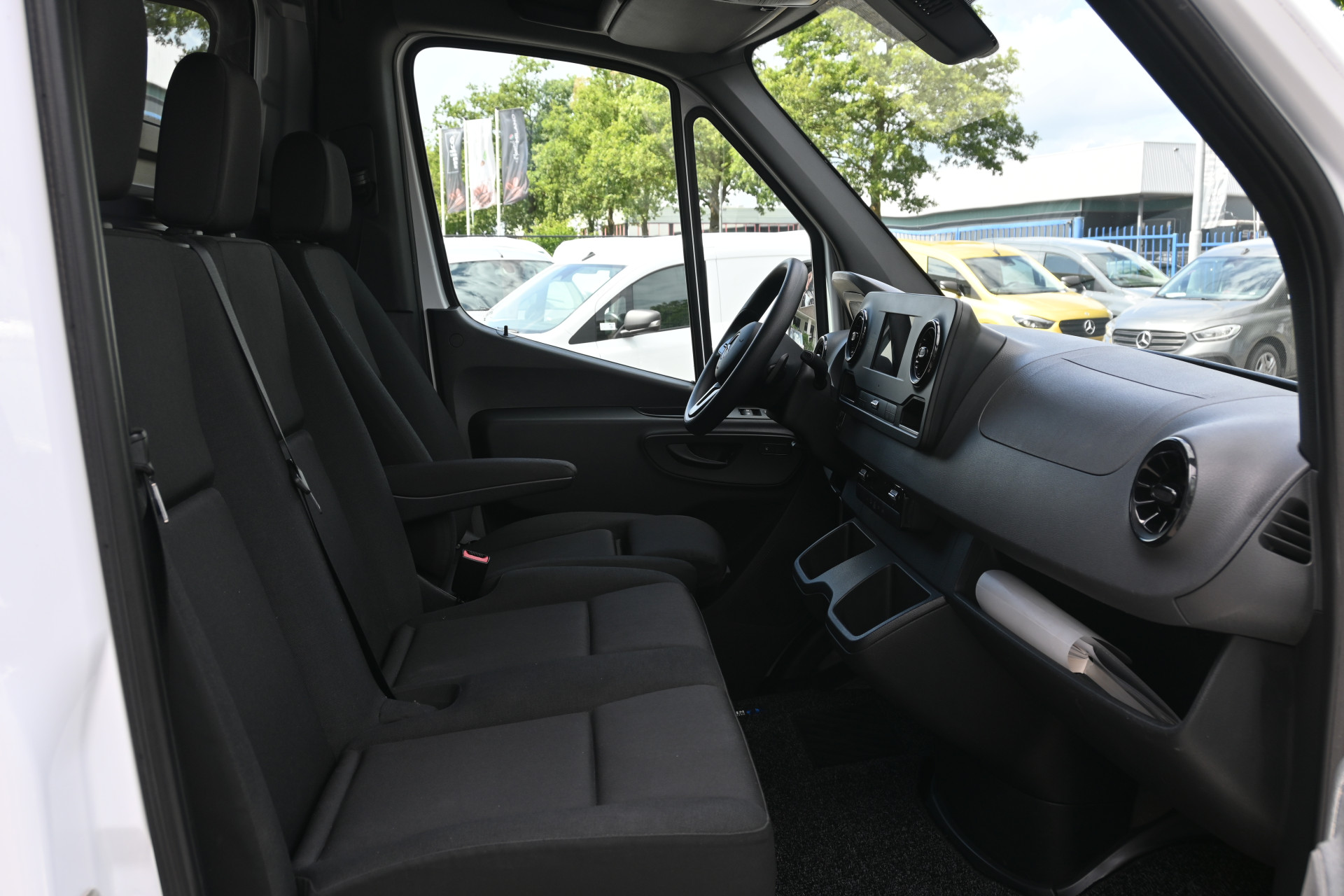 Mercedes-Benz Sprinter 8
