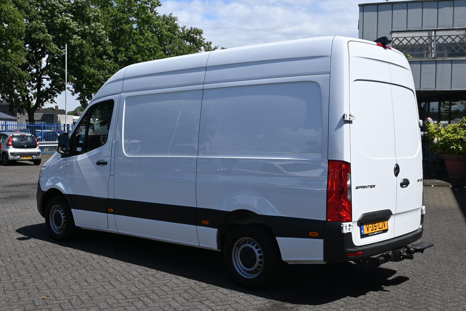 Mercedes-Benz Sprinter 13