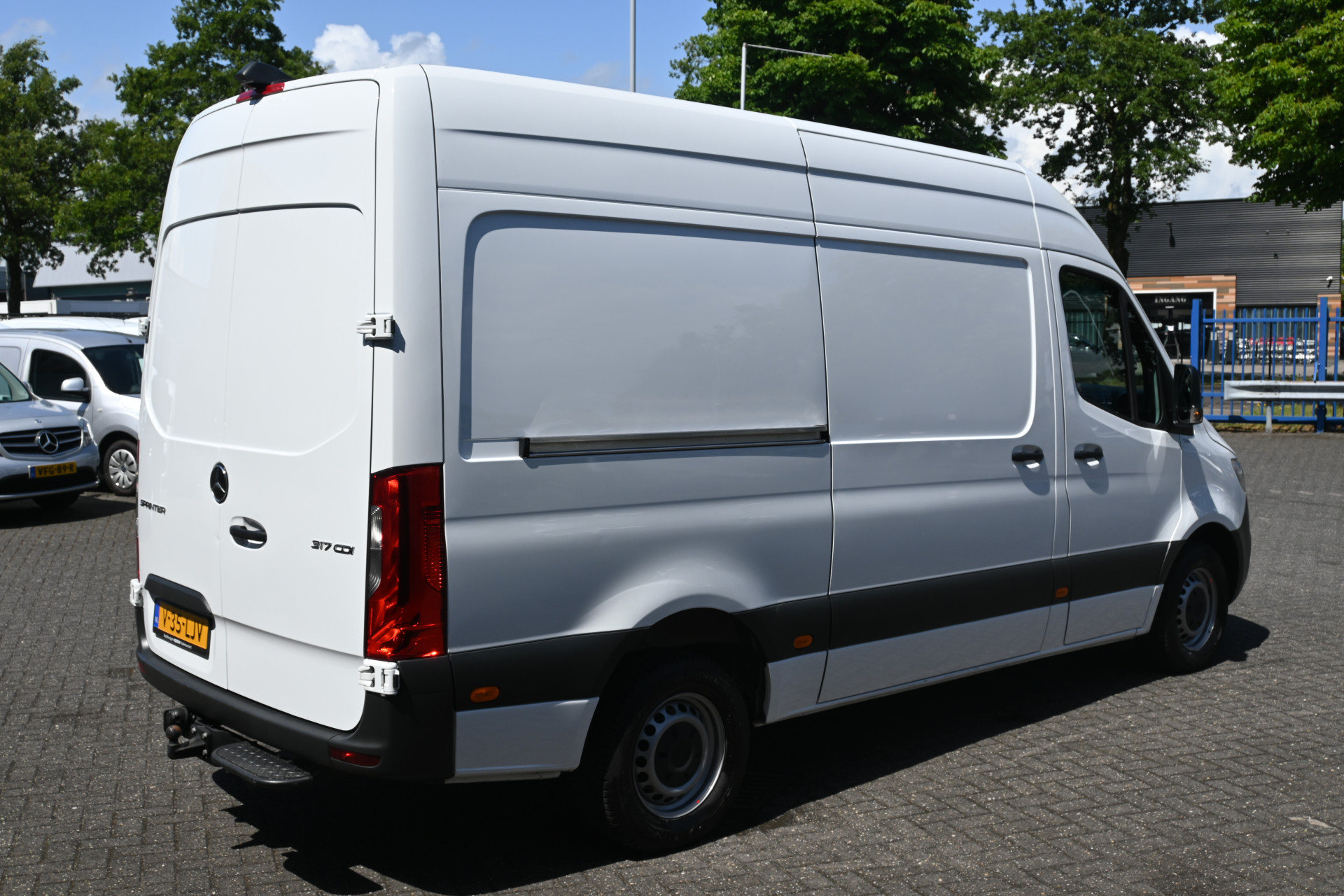 Mercedes-Benz Sprinter 2
