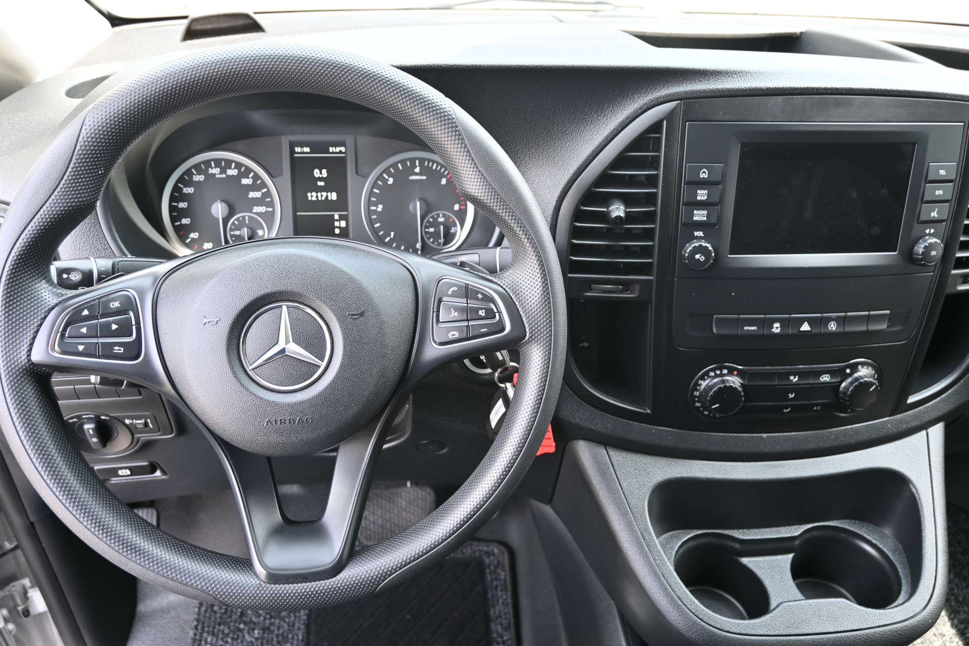Mercedes-Benz Vito 12